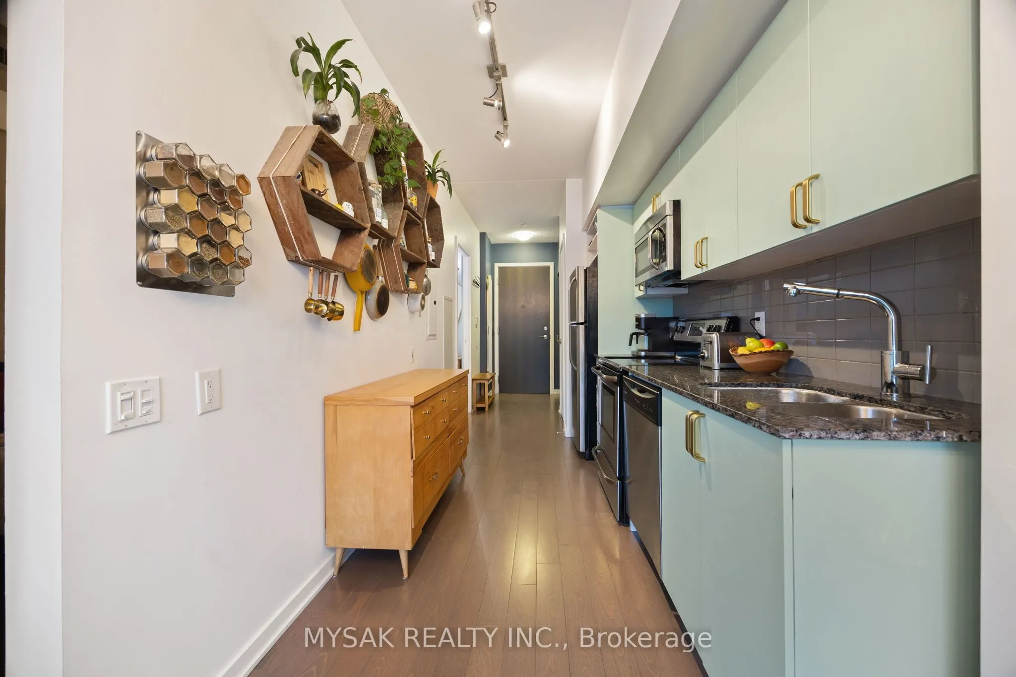 105 The Queensway, #2513