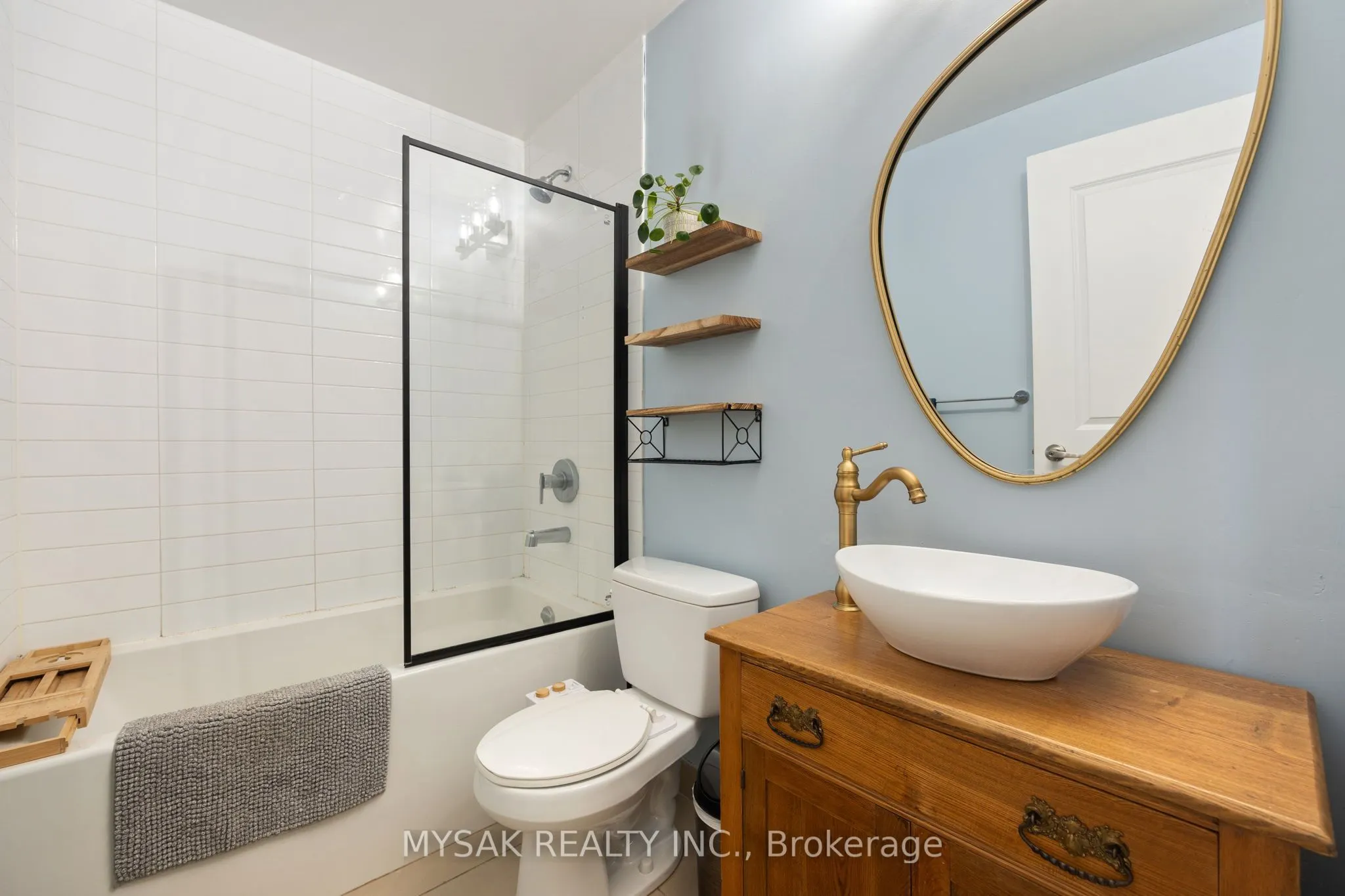 105 The Queensway, #2513