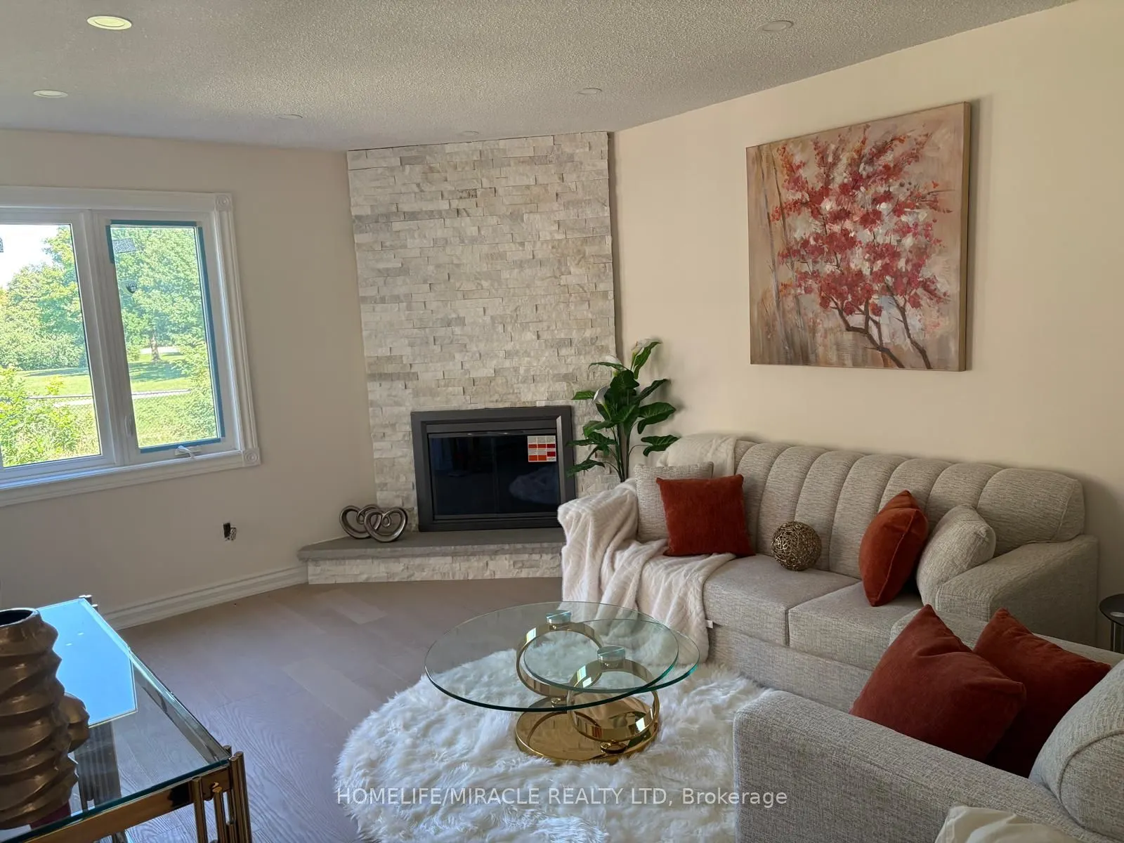 60 Denlow Drive