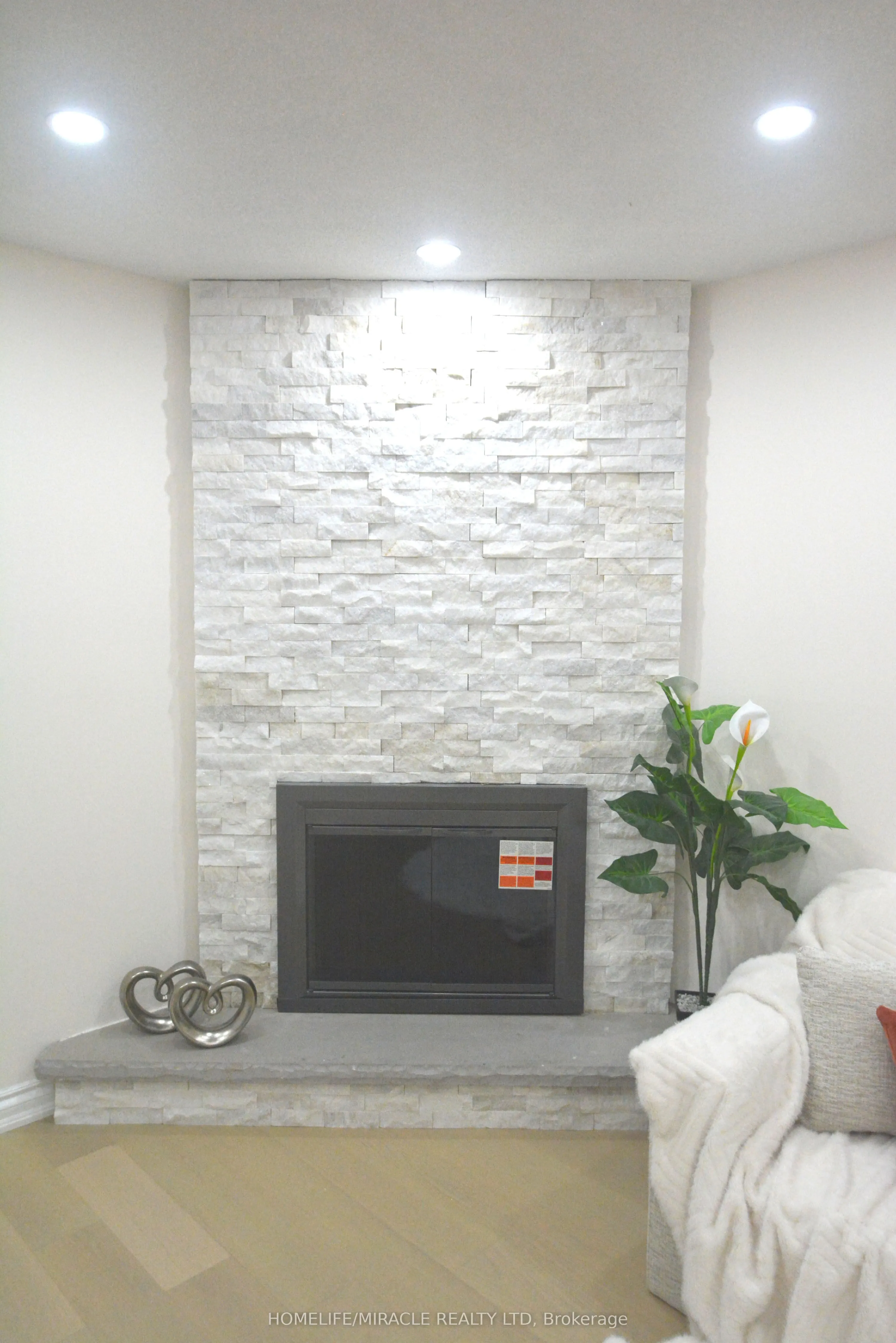 60 Denlow Drive