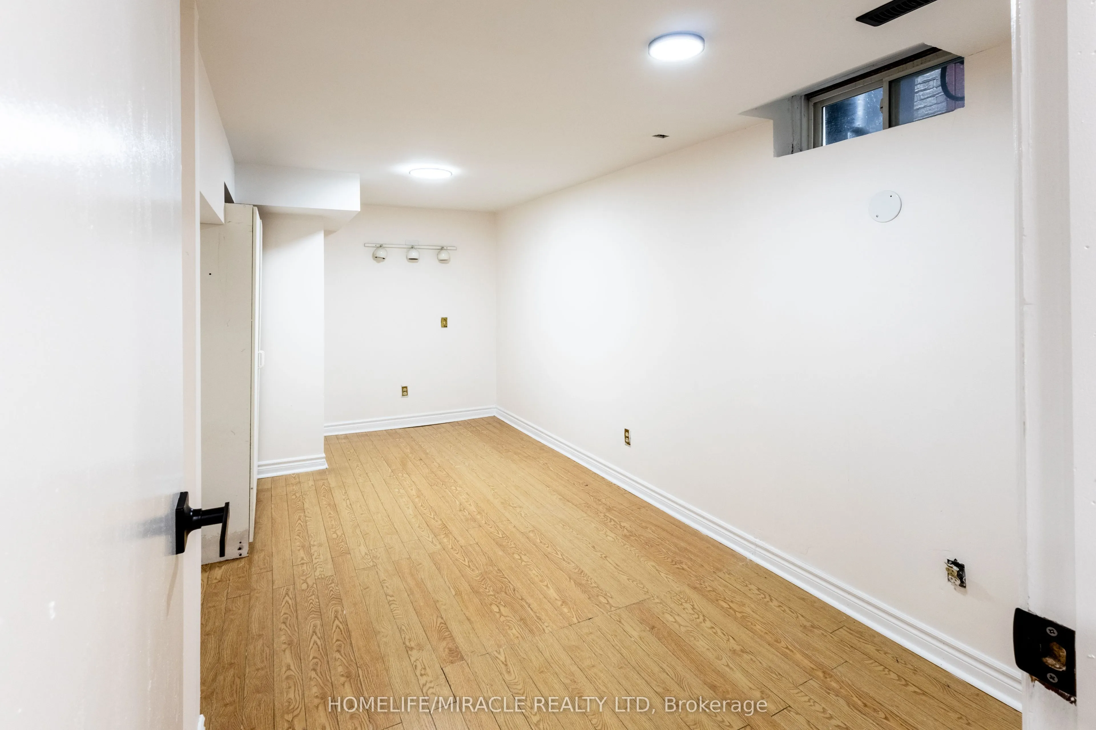 60 Denlow Drive
