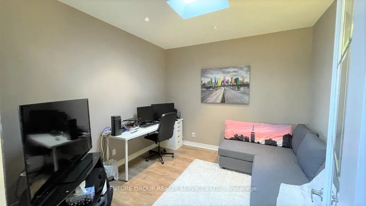 3351 Cawthra Road, #423