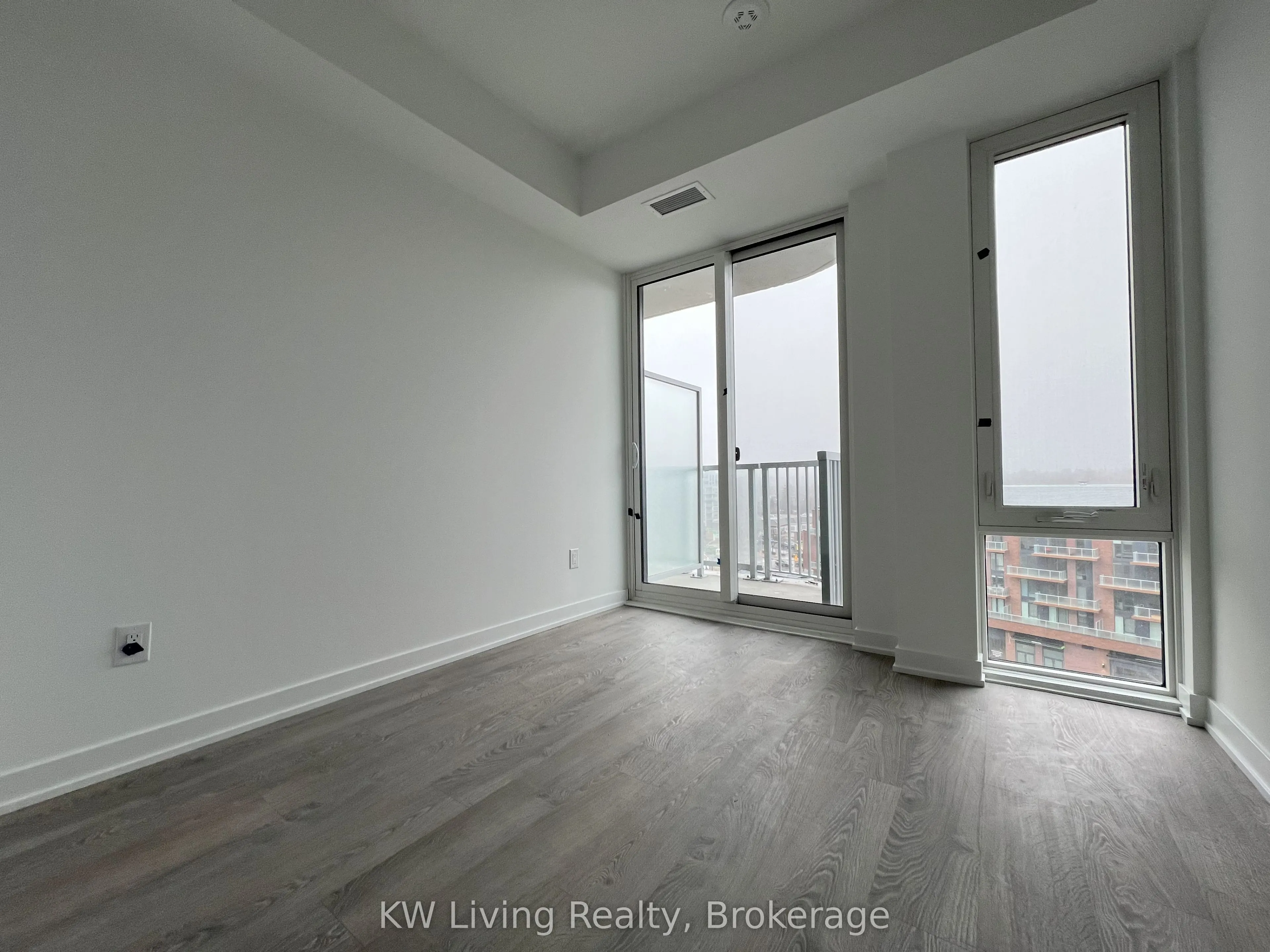 220 Missinnihe Way, #803