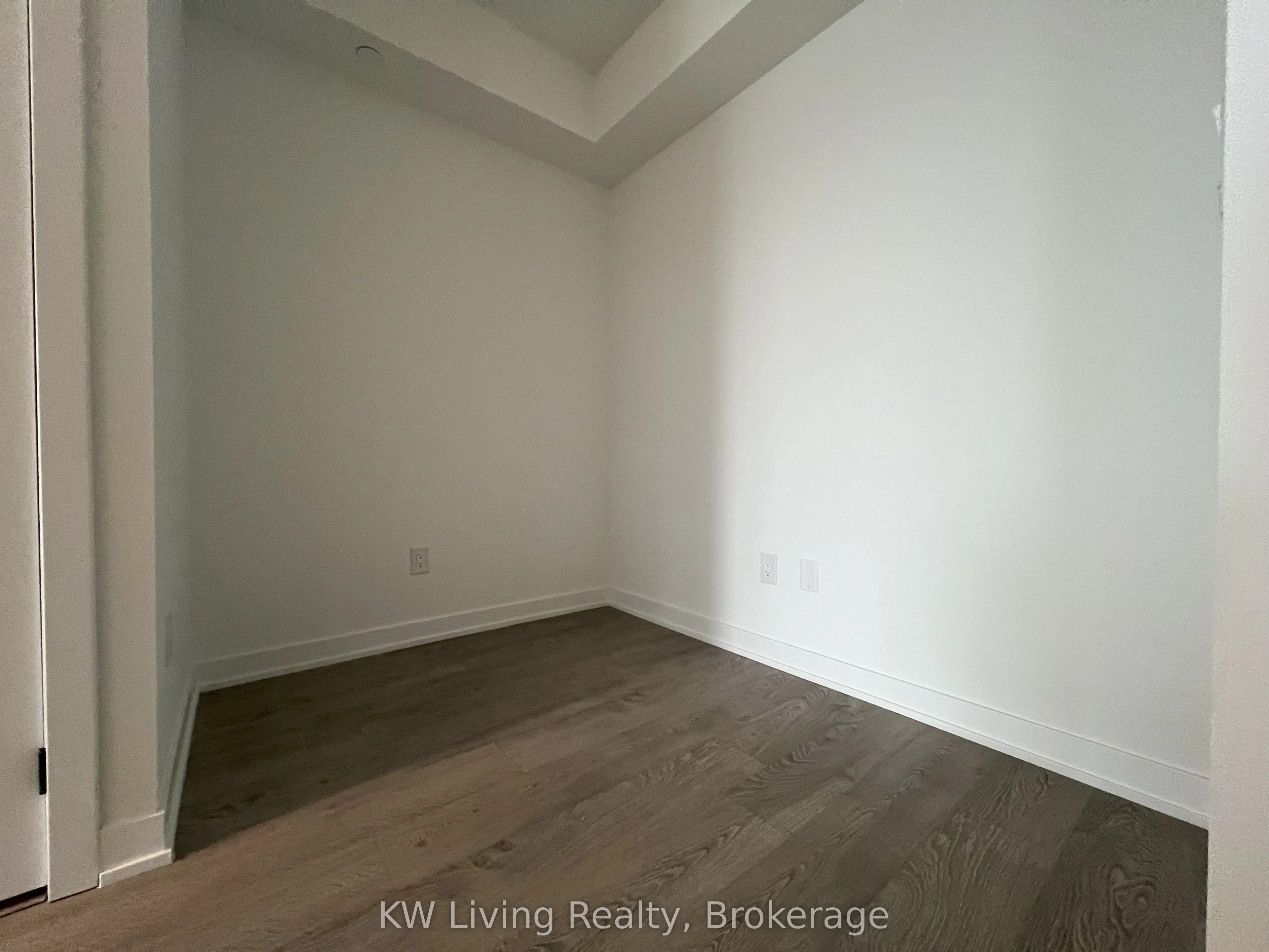 220 Missinnihe Way, #803
