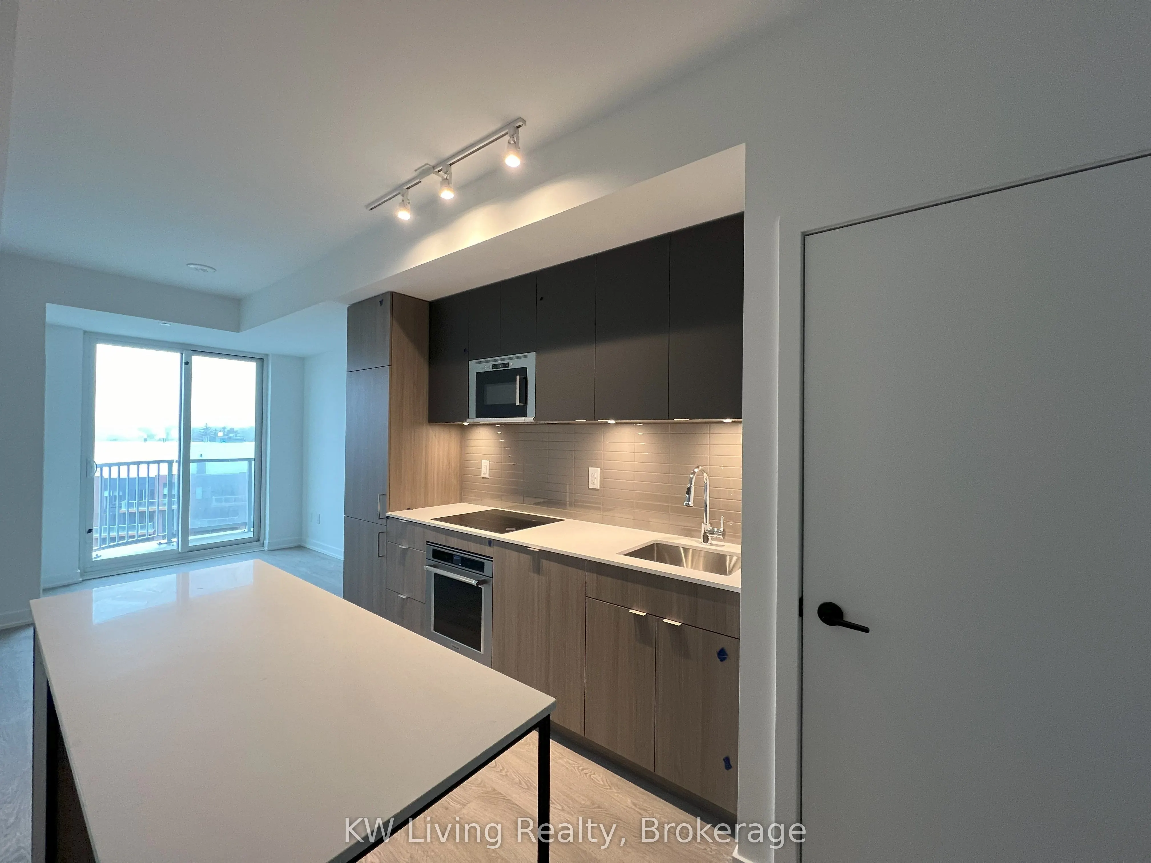 220 Missinnihe Way, #803