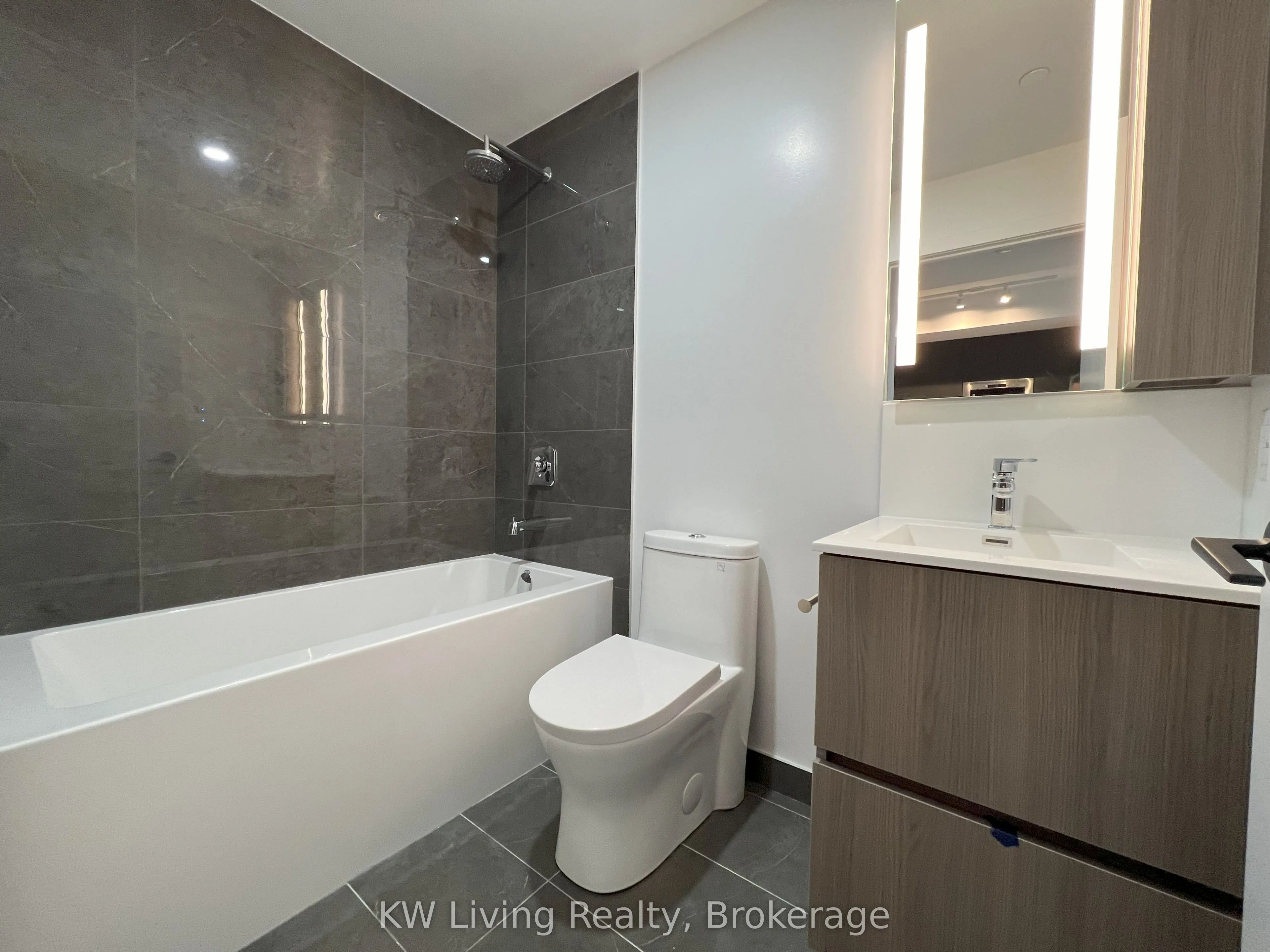220 Missinnihe Way, #803