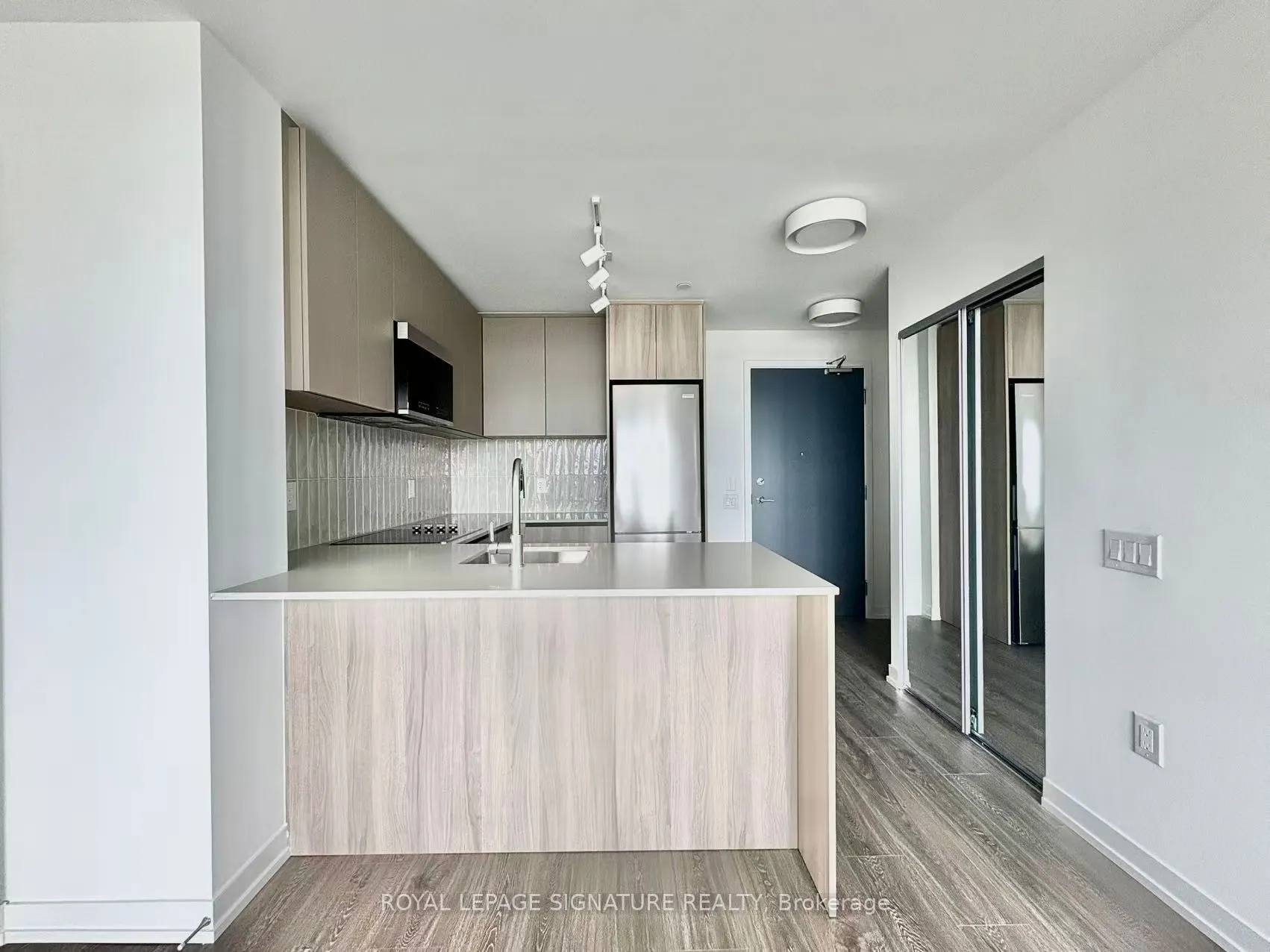 2485 Eglinton Avenue W, #826