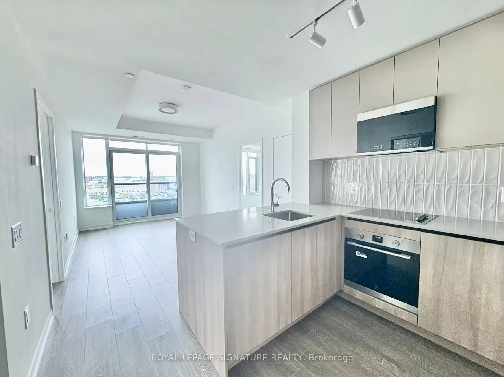 2485 Eglinton Avenue W, #826