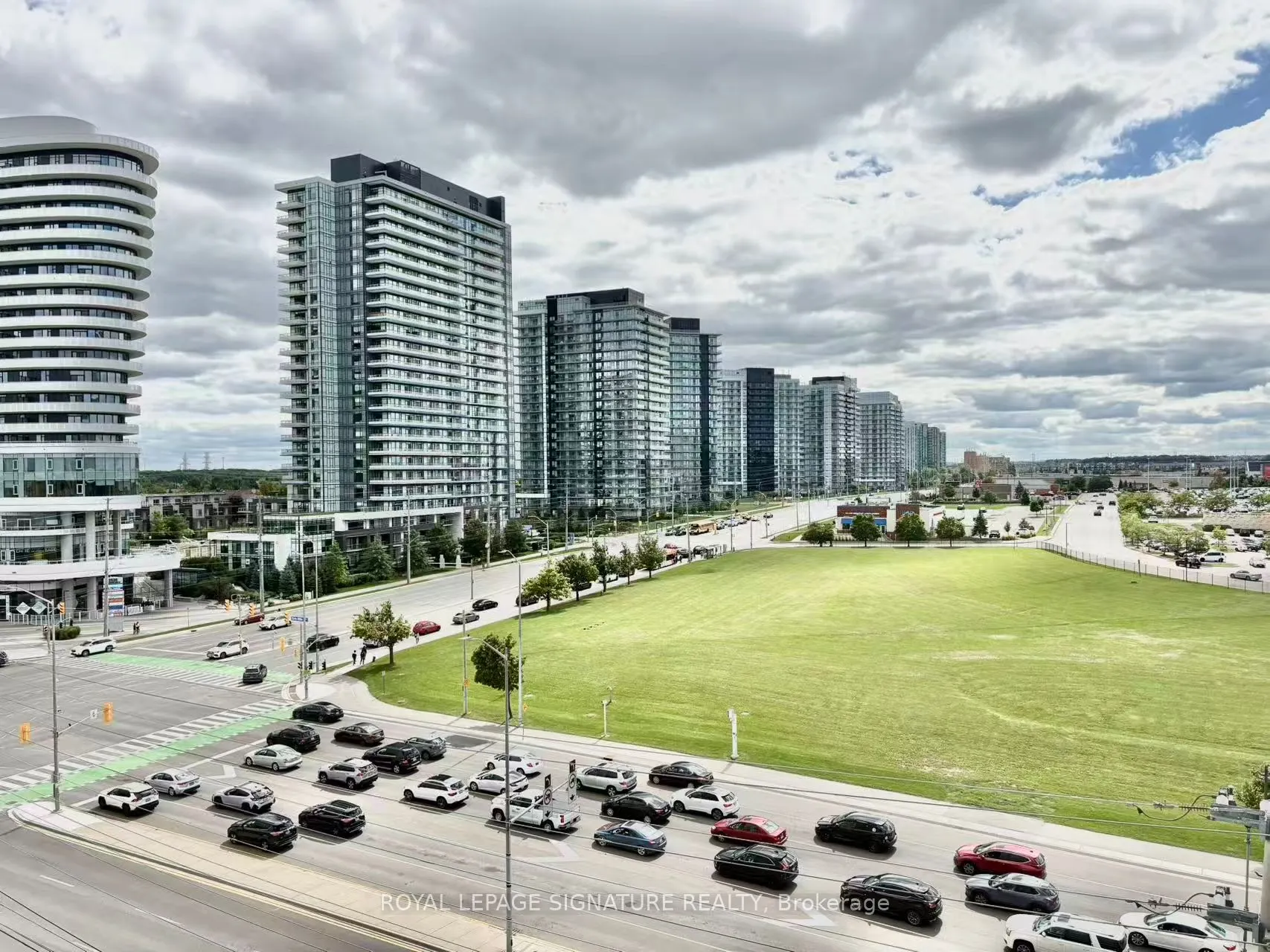 2485 Eglinton Avenue W, #826