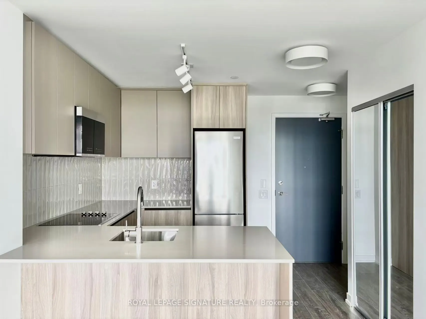 2485 Eglinton Avenue W, #826
