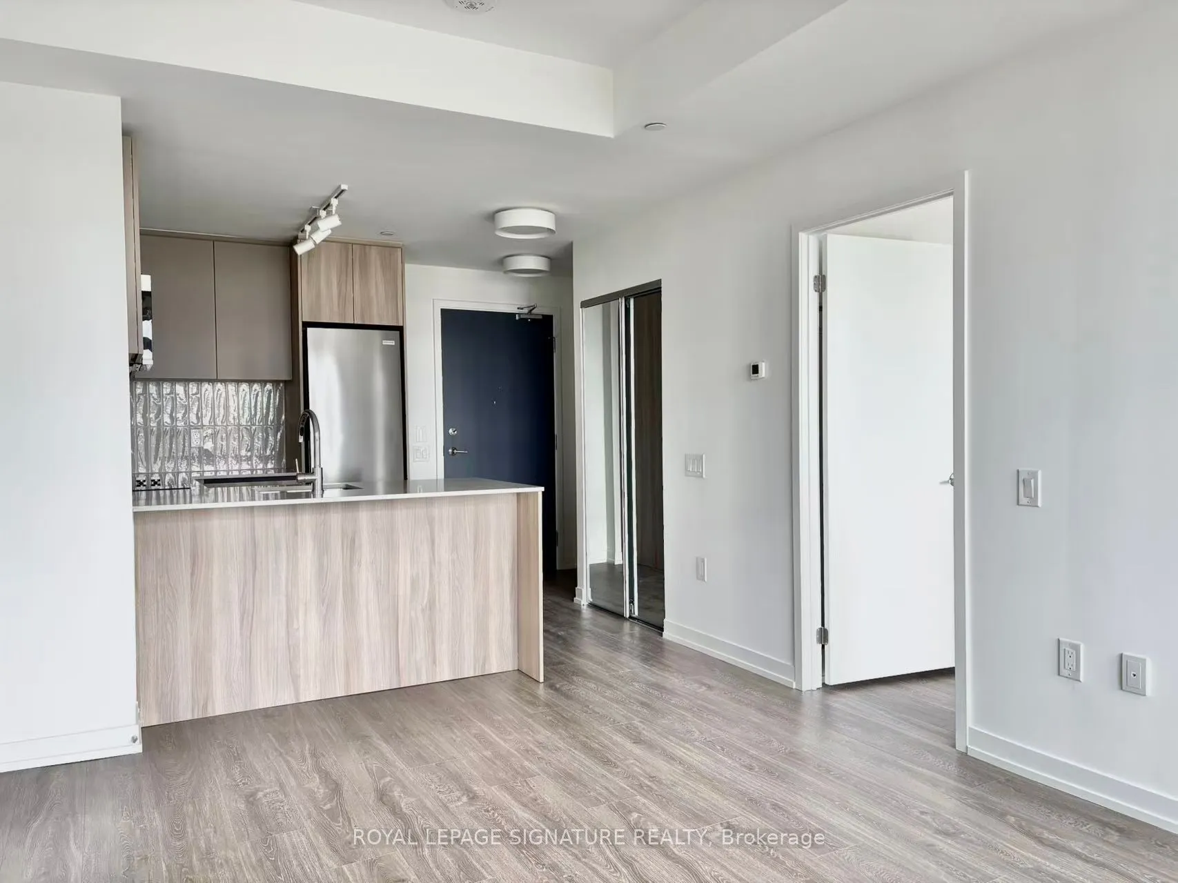 2485 Eglinton Avenue W, #826