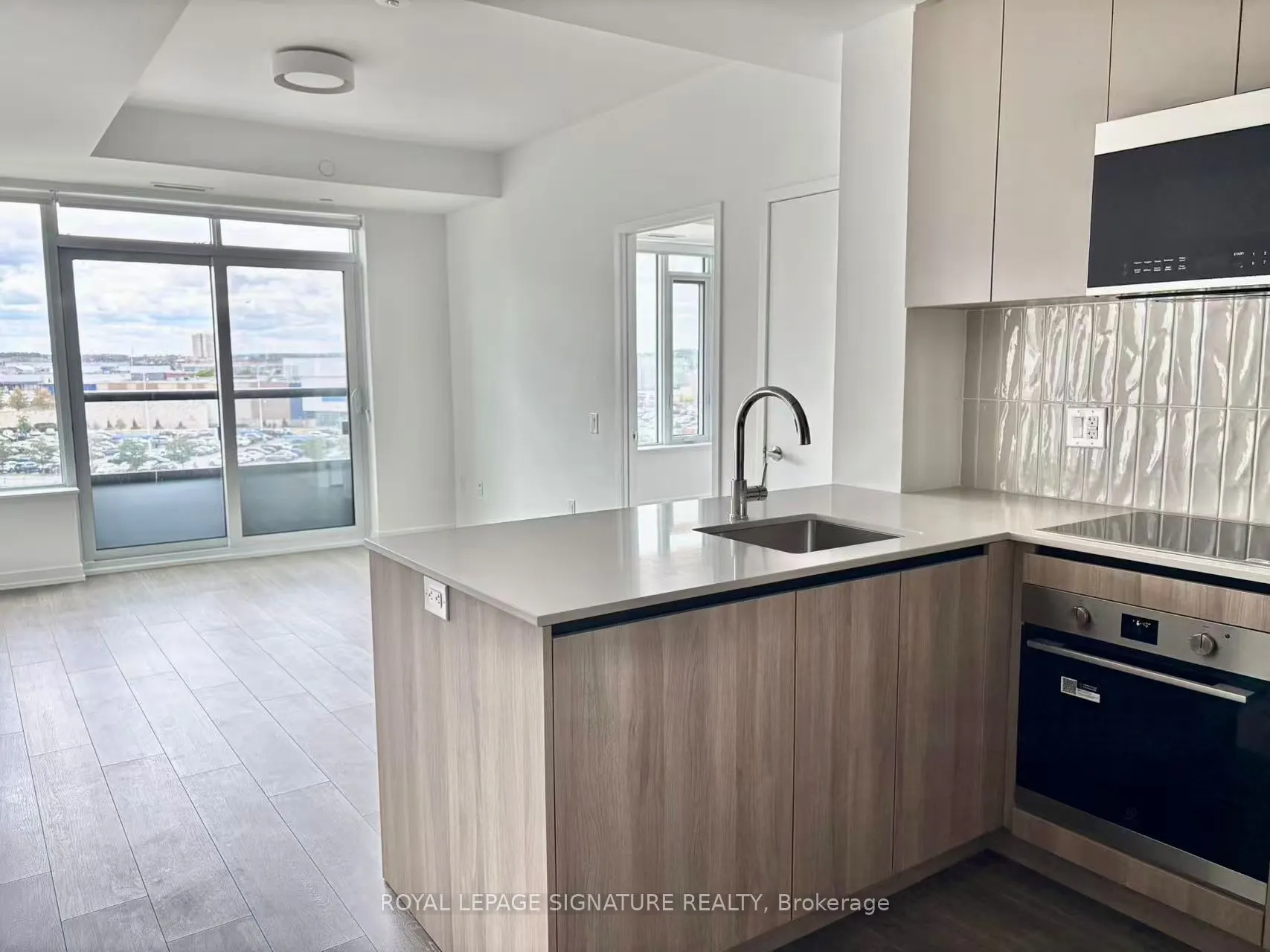 2485 Eglinton Avenue W, #826