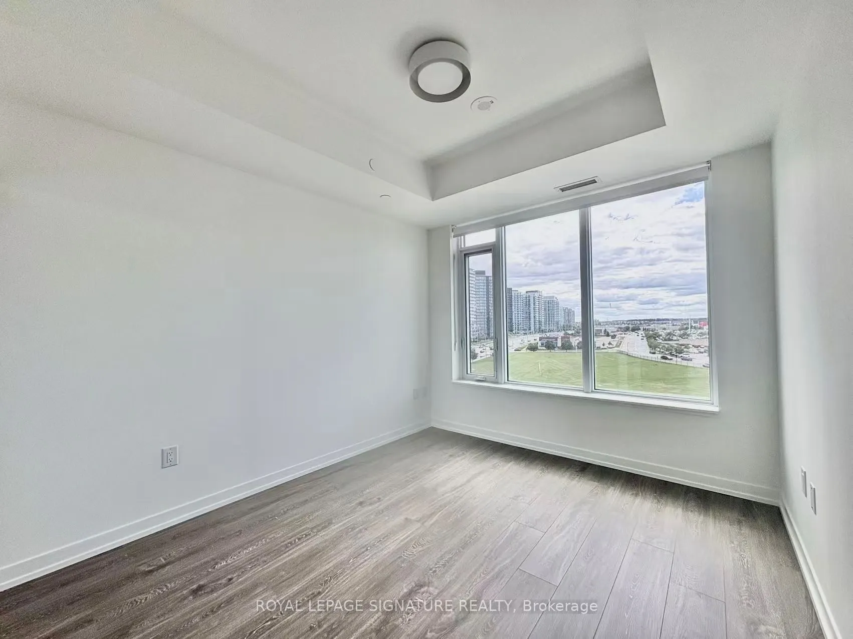 2485 Eglinton Avenue W, #826