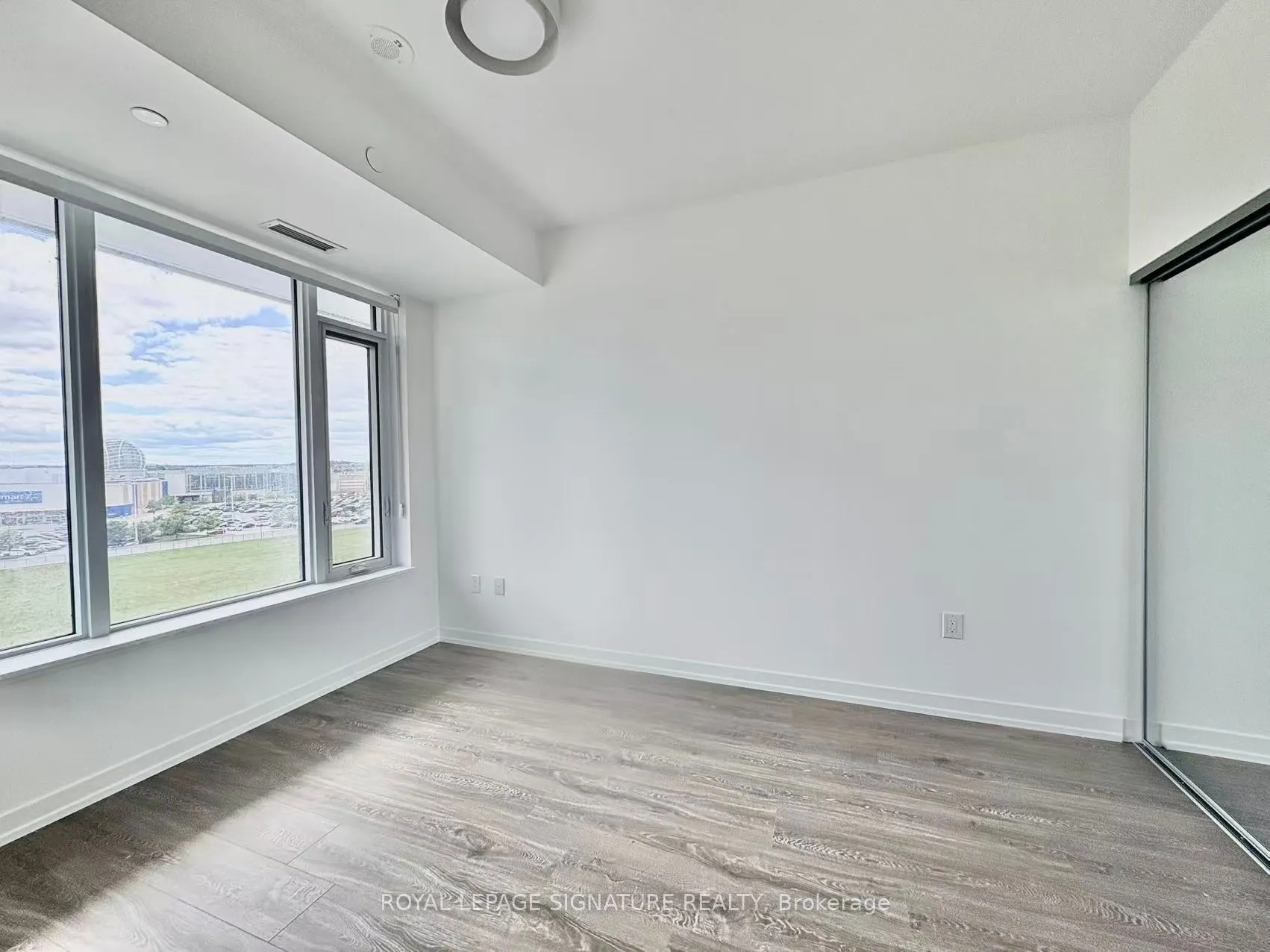 2485 Eglinton Avenue W, #826