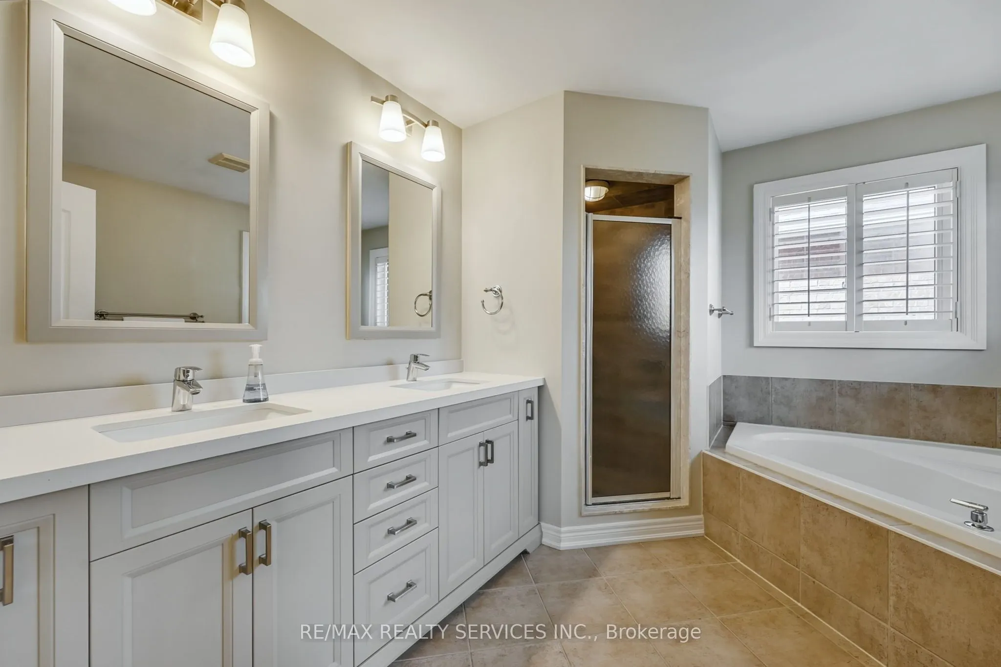 194 Cooke Crescent