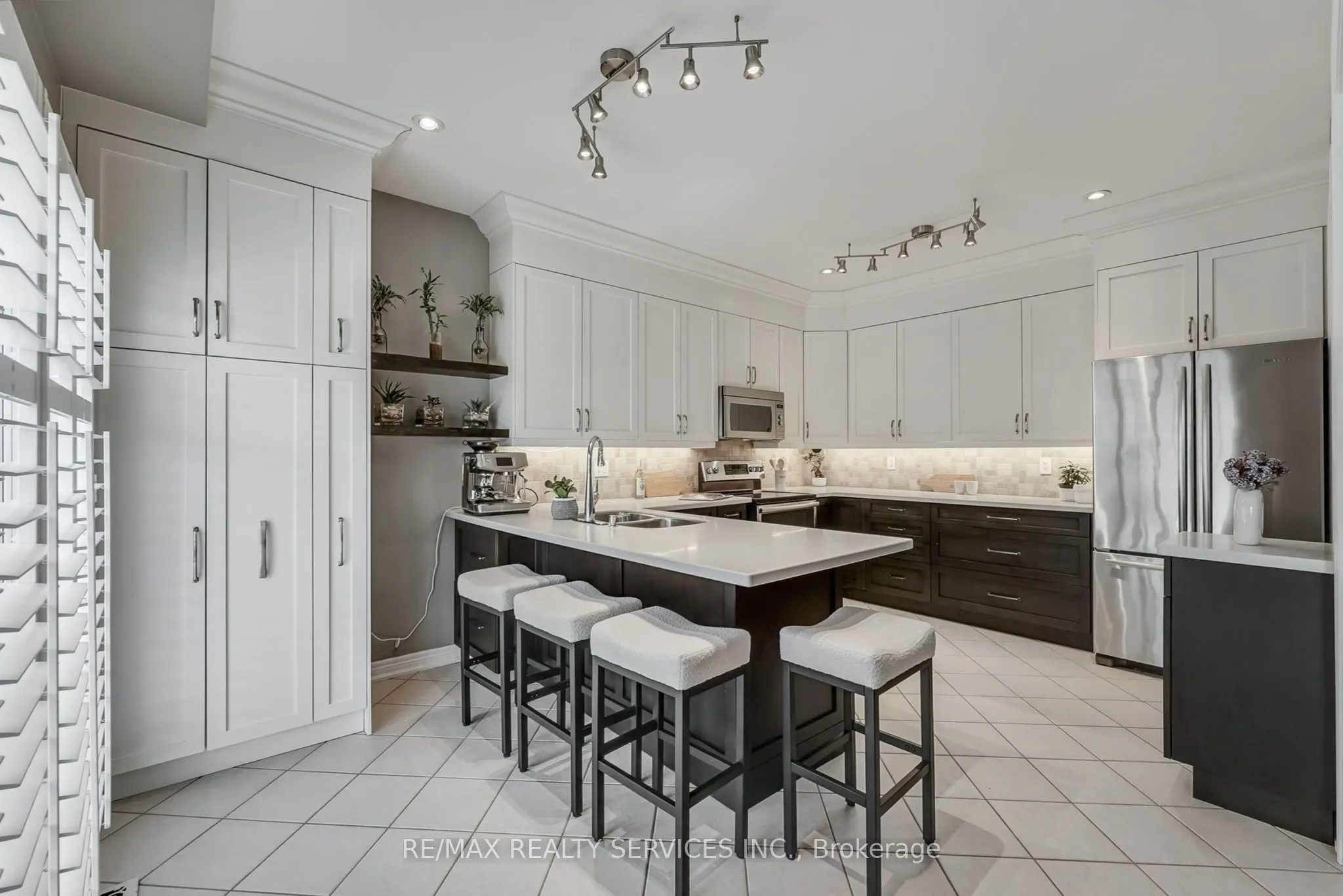 194 Cooke Crescent