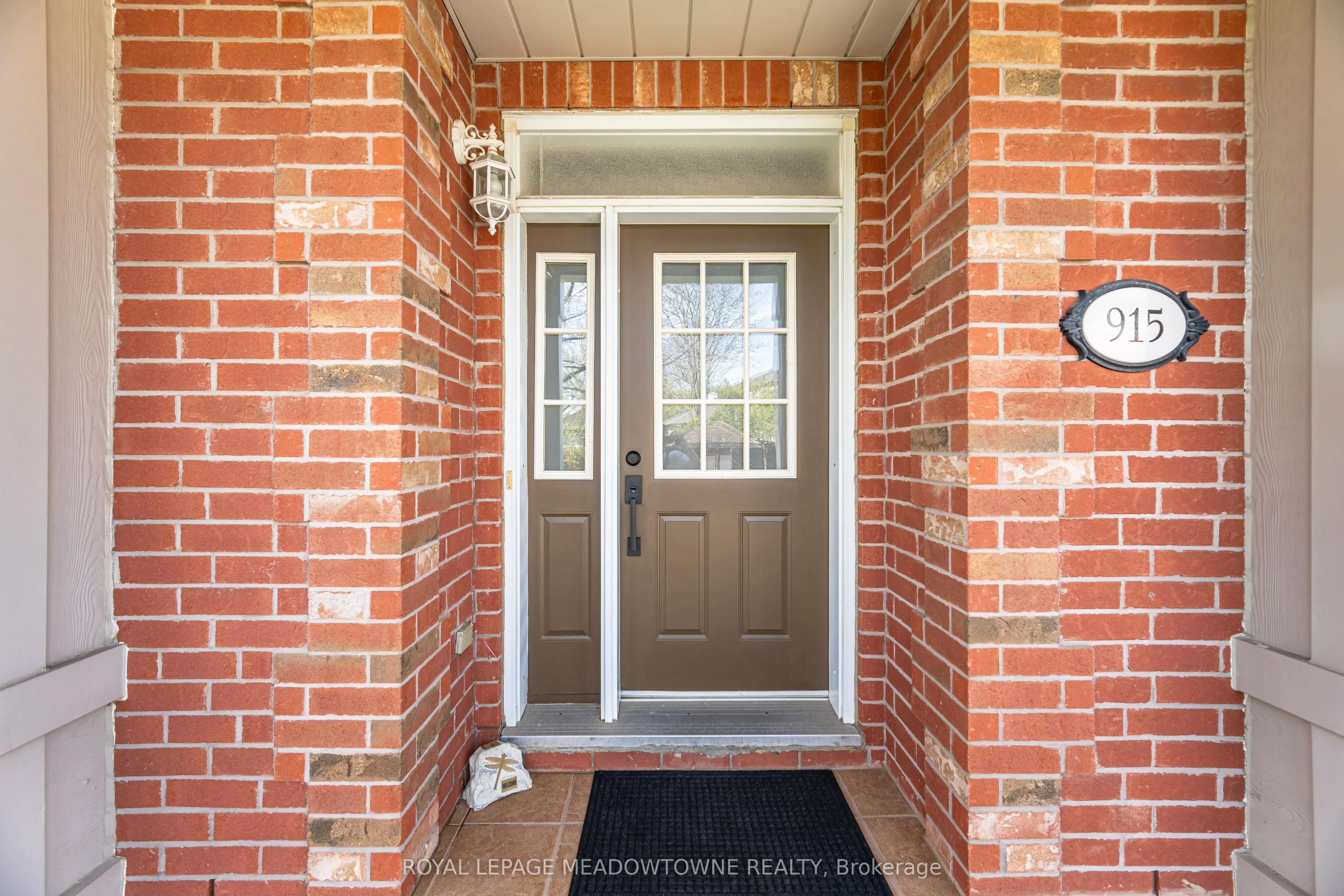 915 Gaslight Way