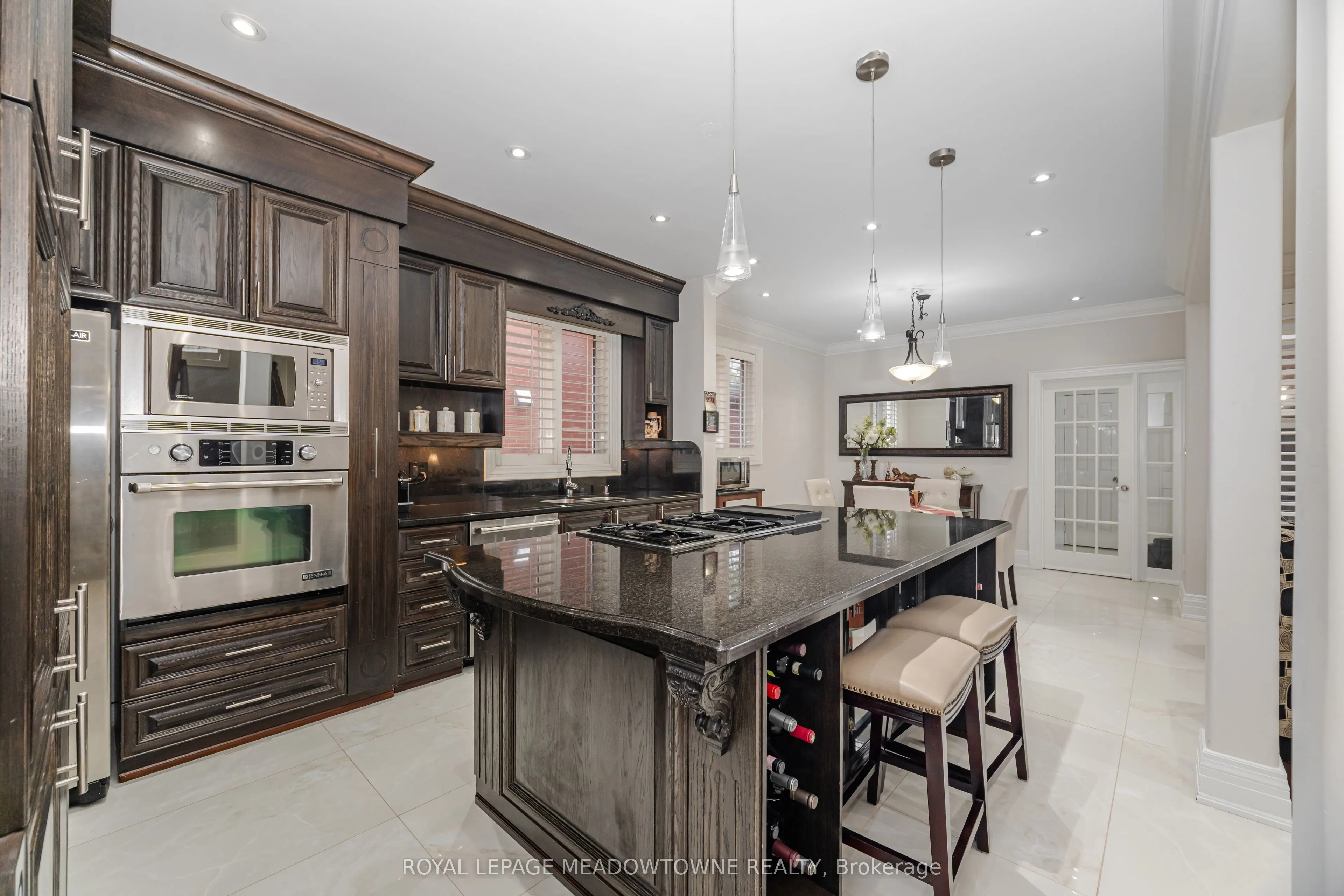 915 Gaslight Way