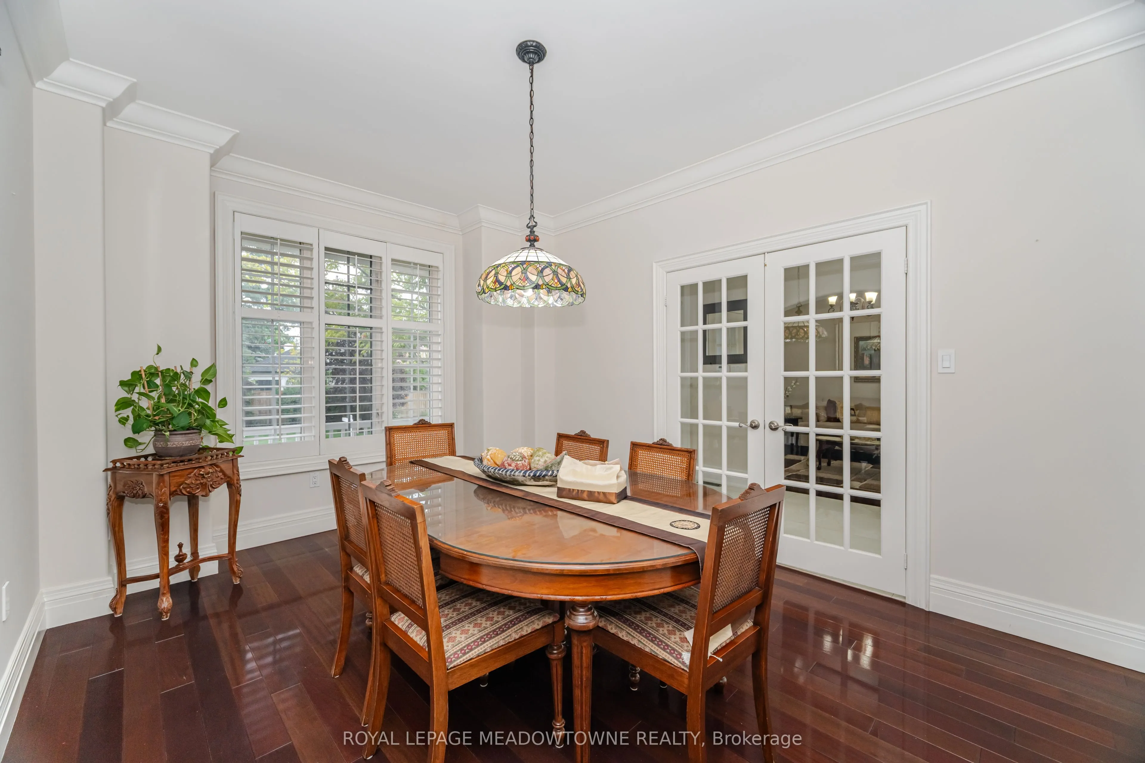 915 Gaslight Way