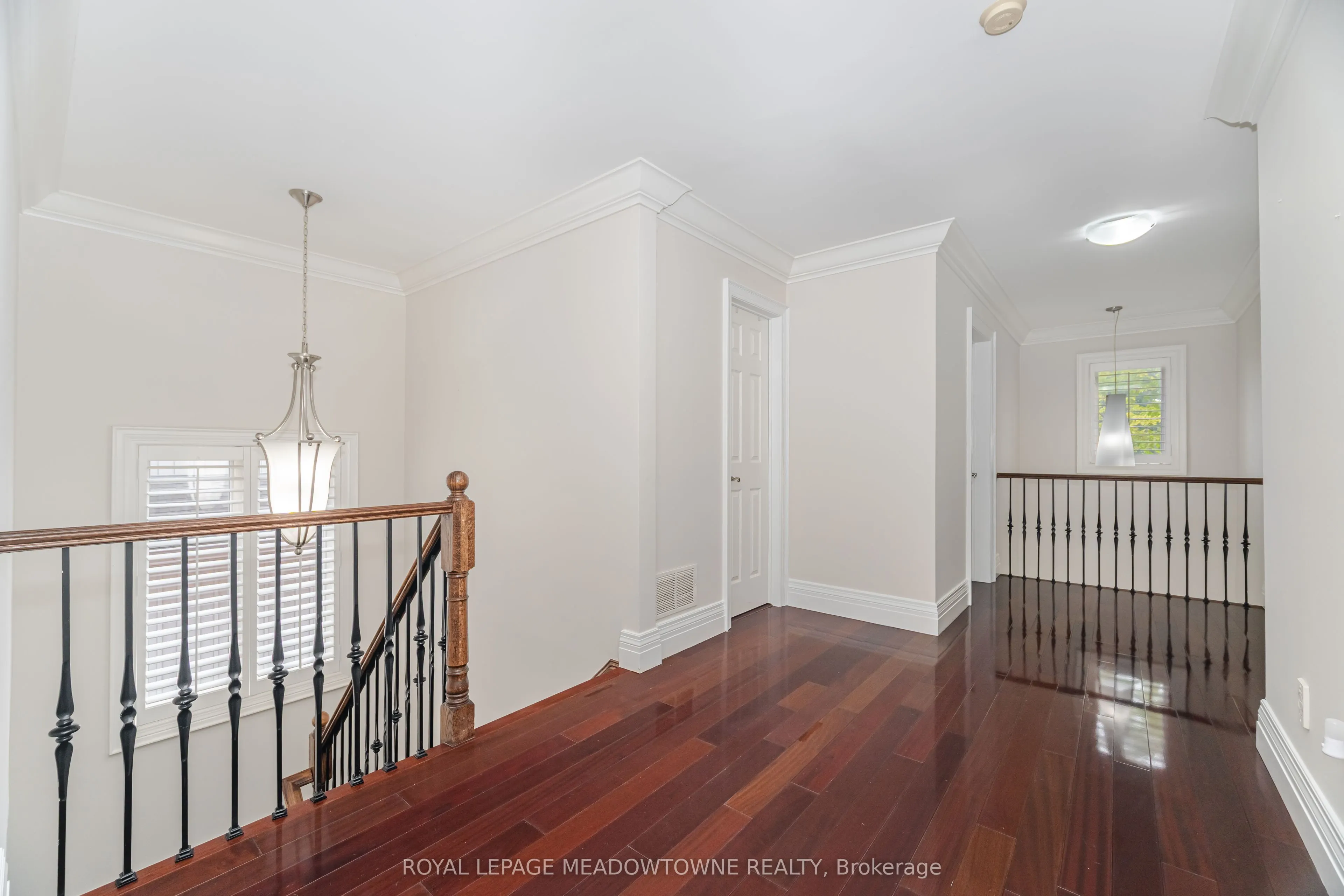 915 Gaslight Way