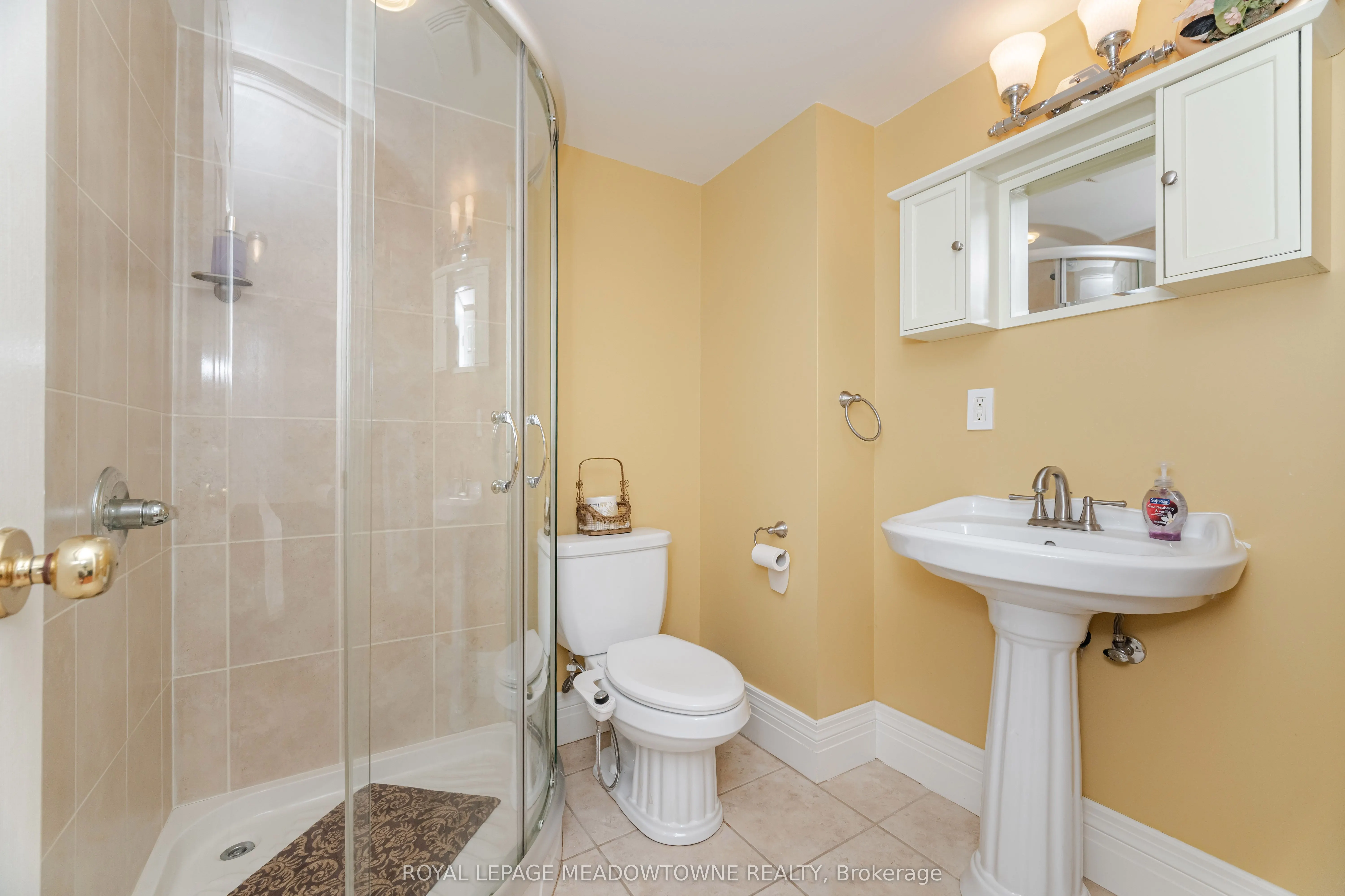 915 Gaslight Way
