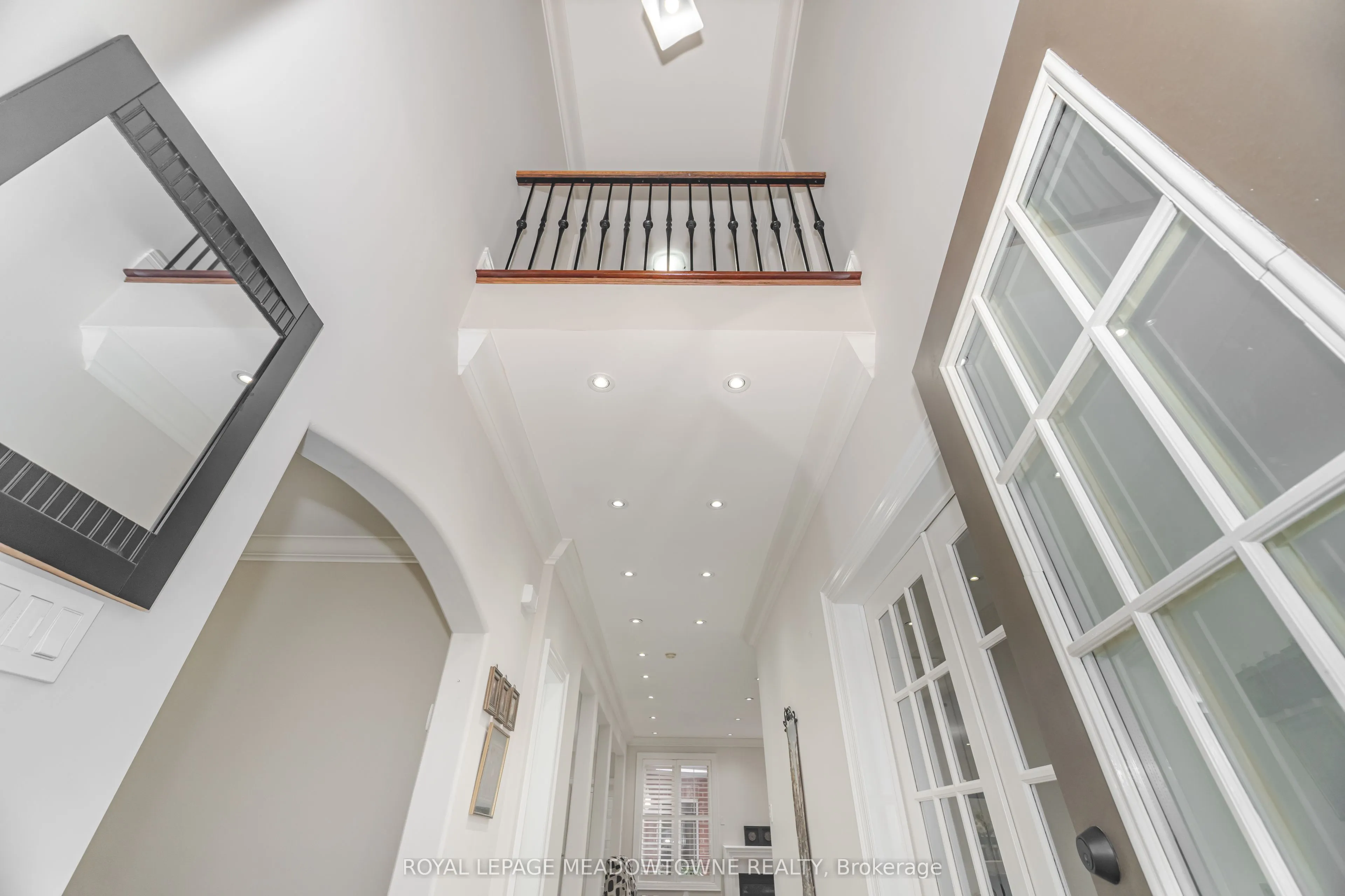 915 Gaslight Way