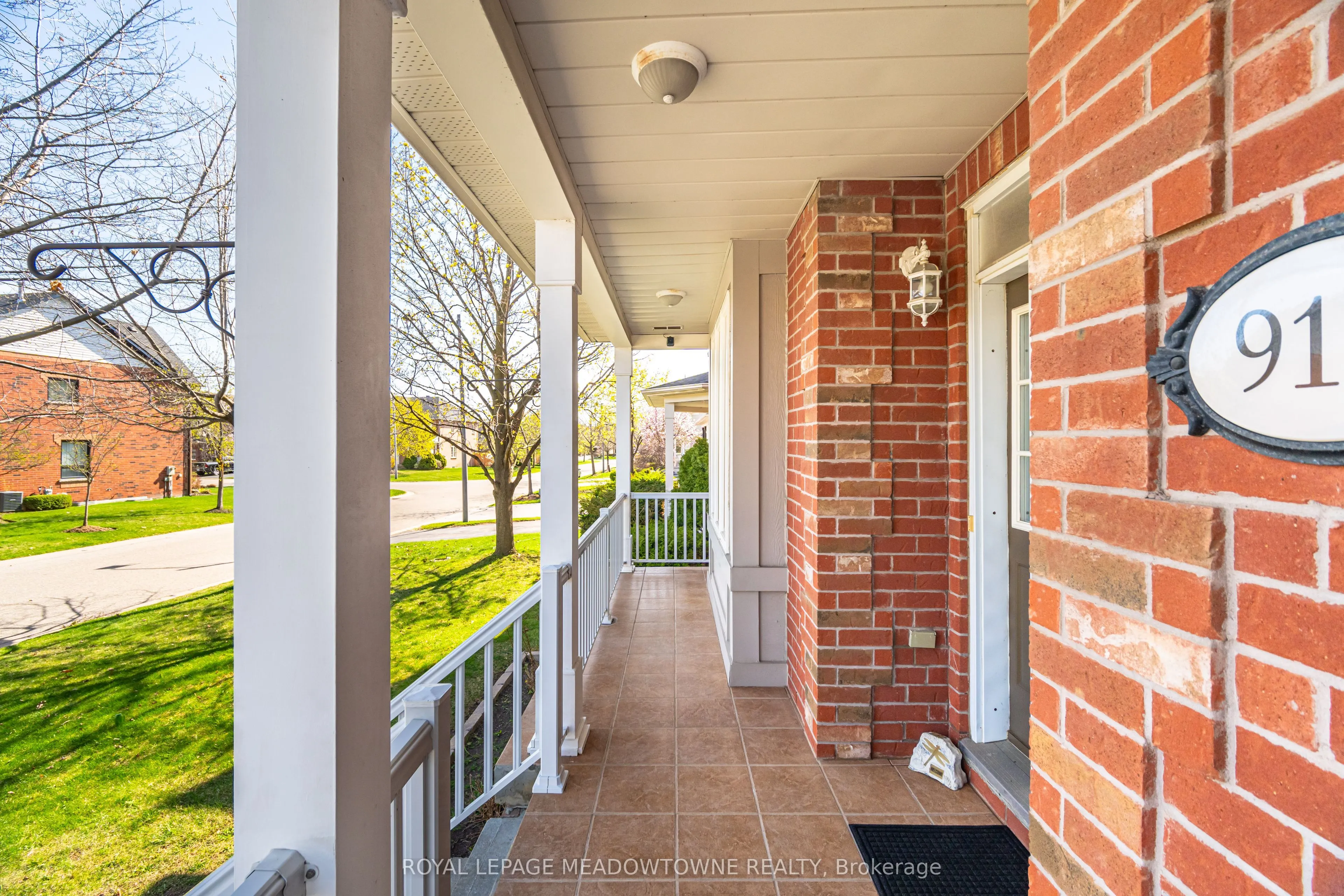 915 Gaslight Way