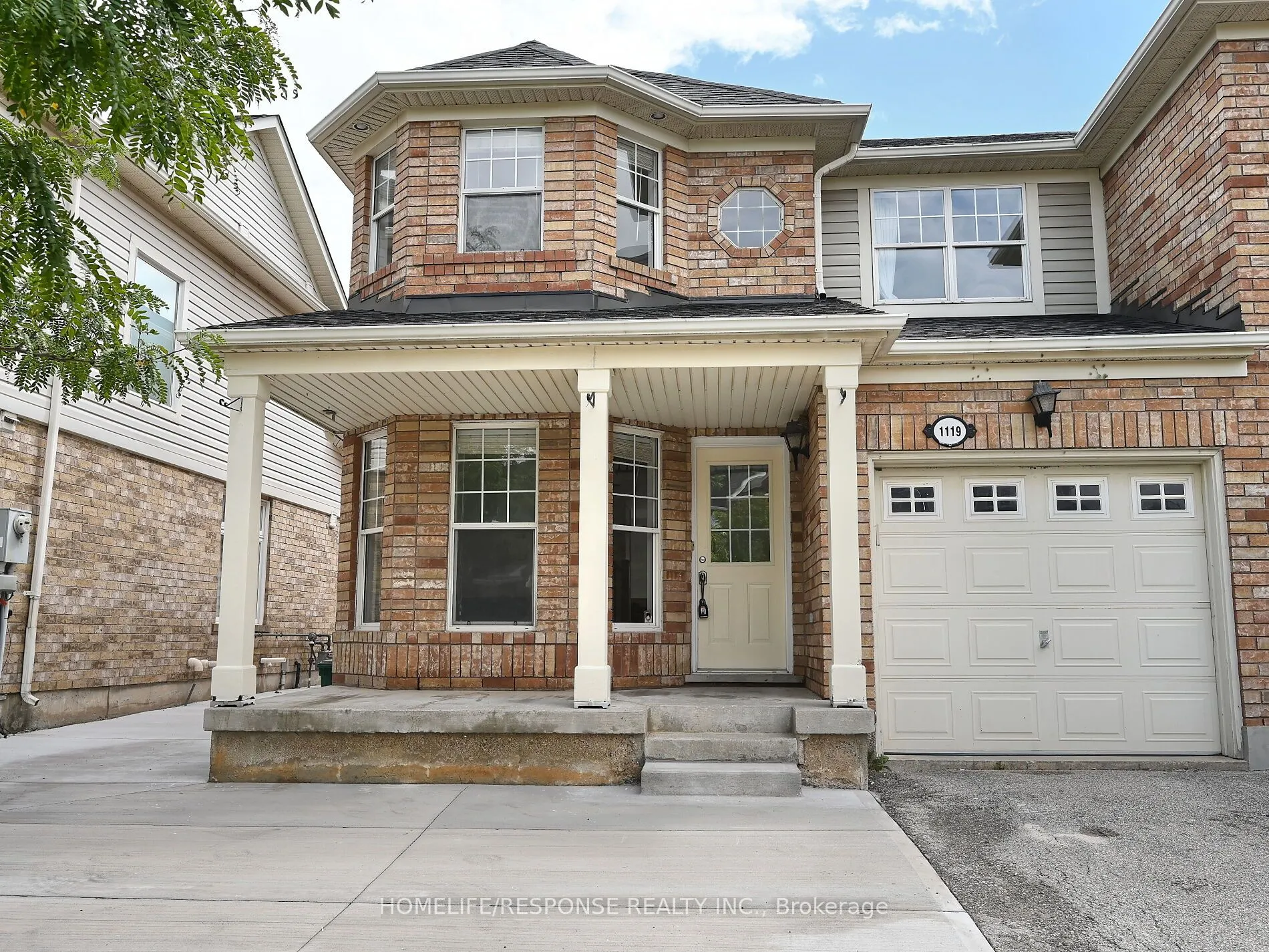 1119 KELLY Gate