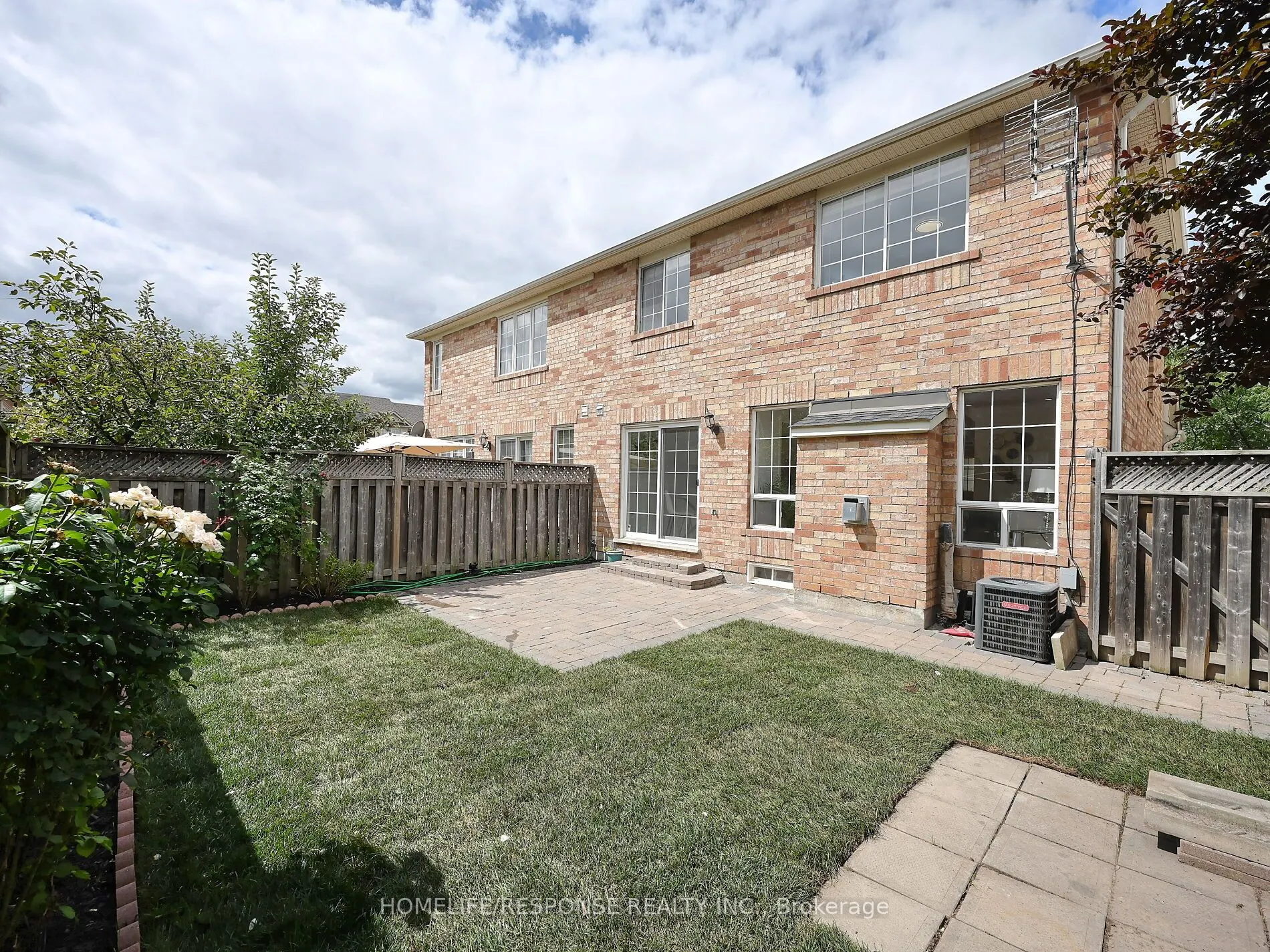 1119 KELLY Gate