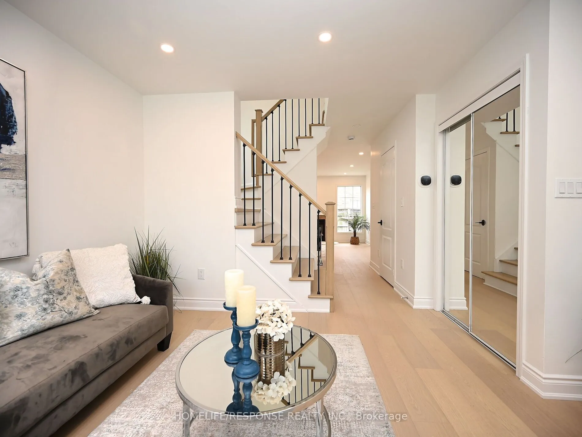 1119 KELLY Gate