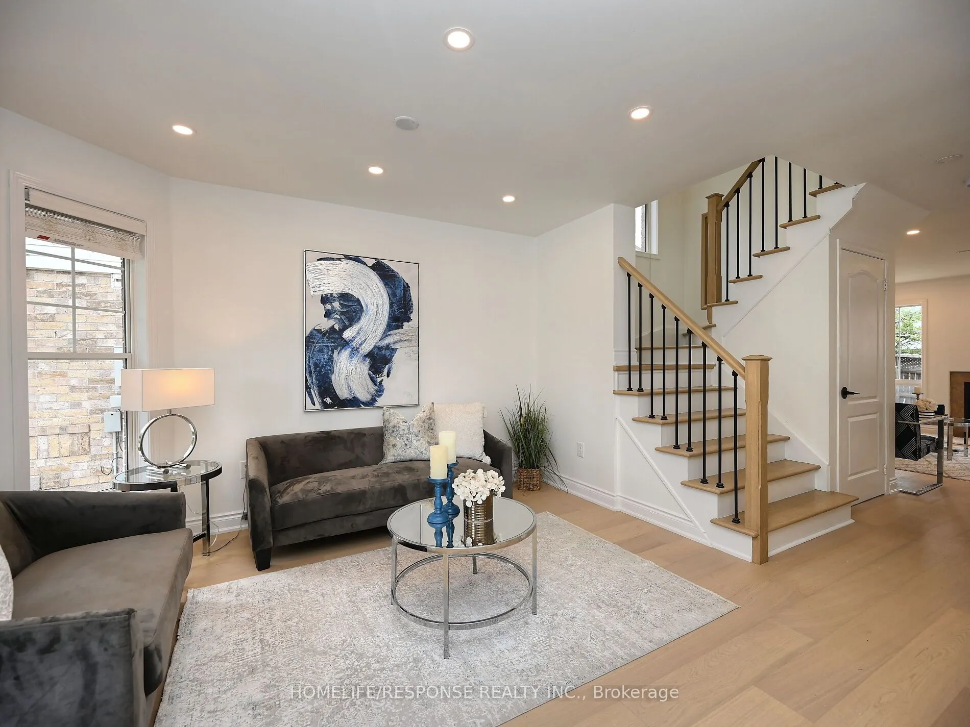 1119 KELLY Gate