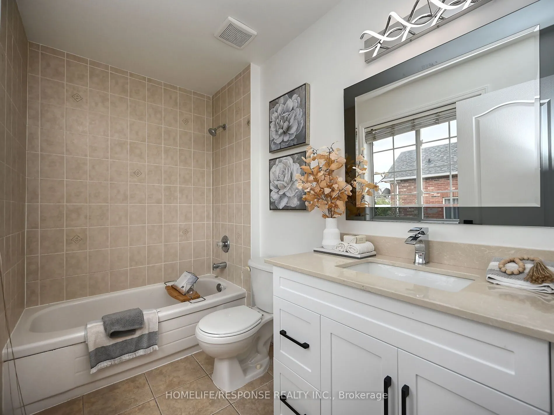 1119 KELLY Gate