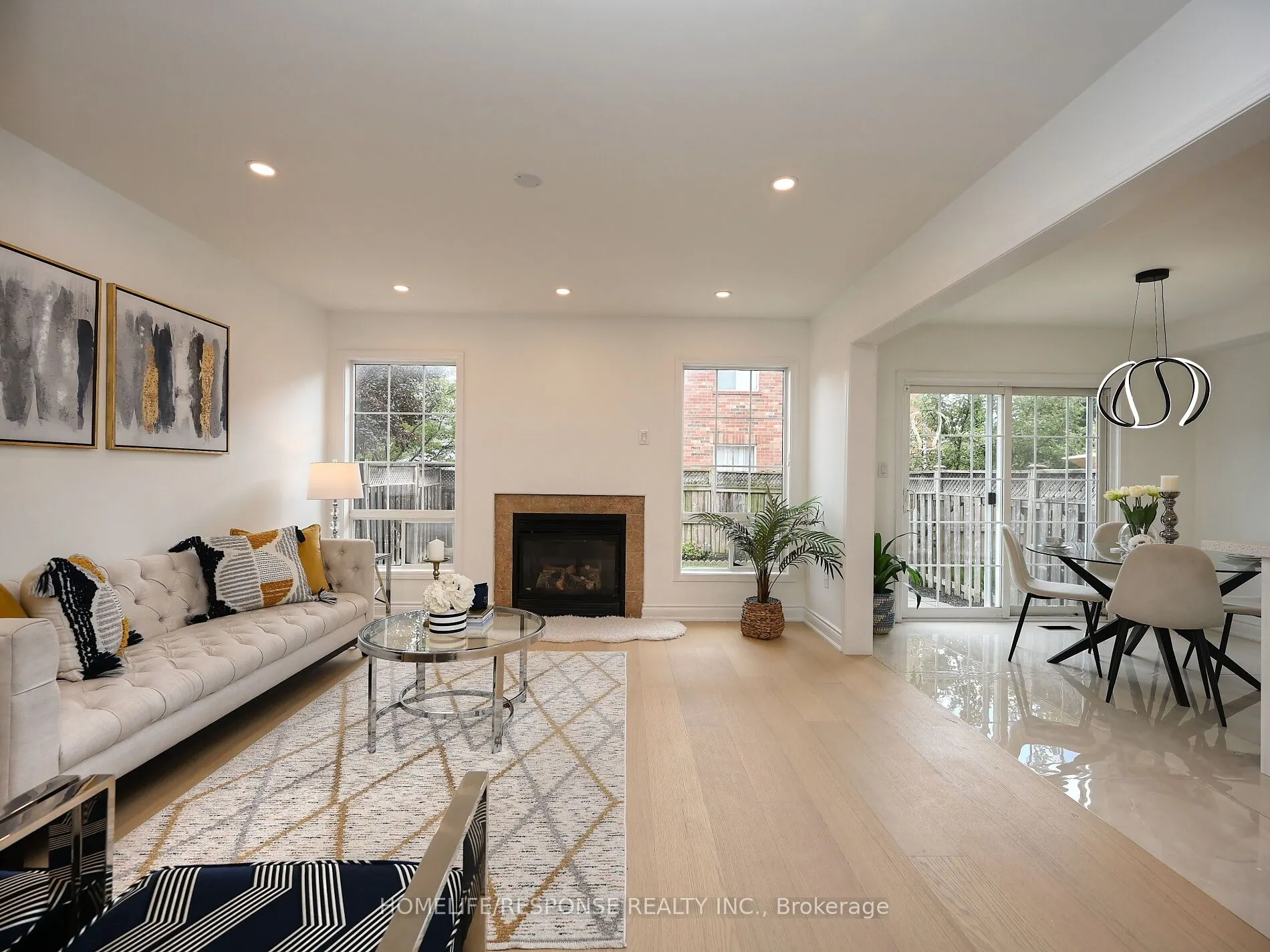 1119 KELLY Gate