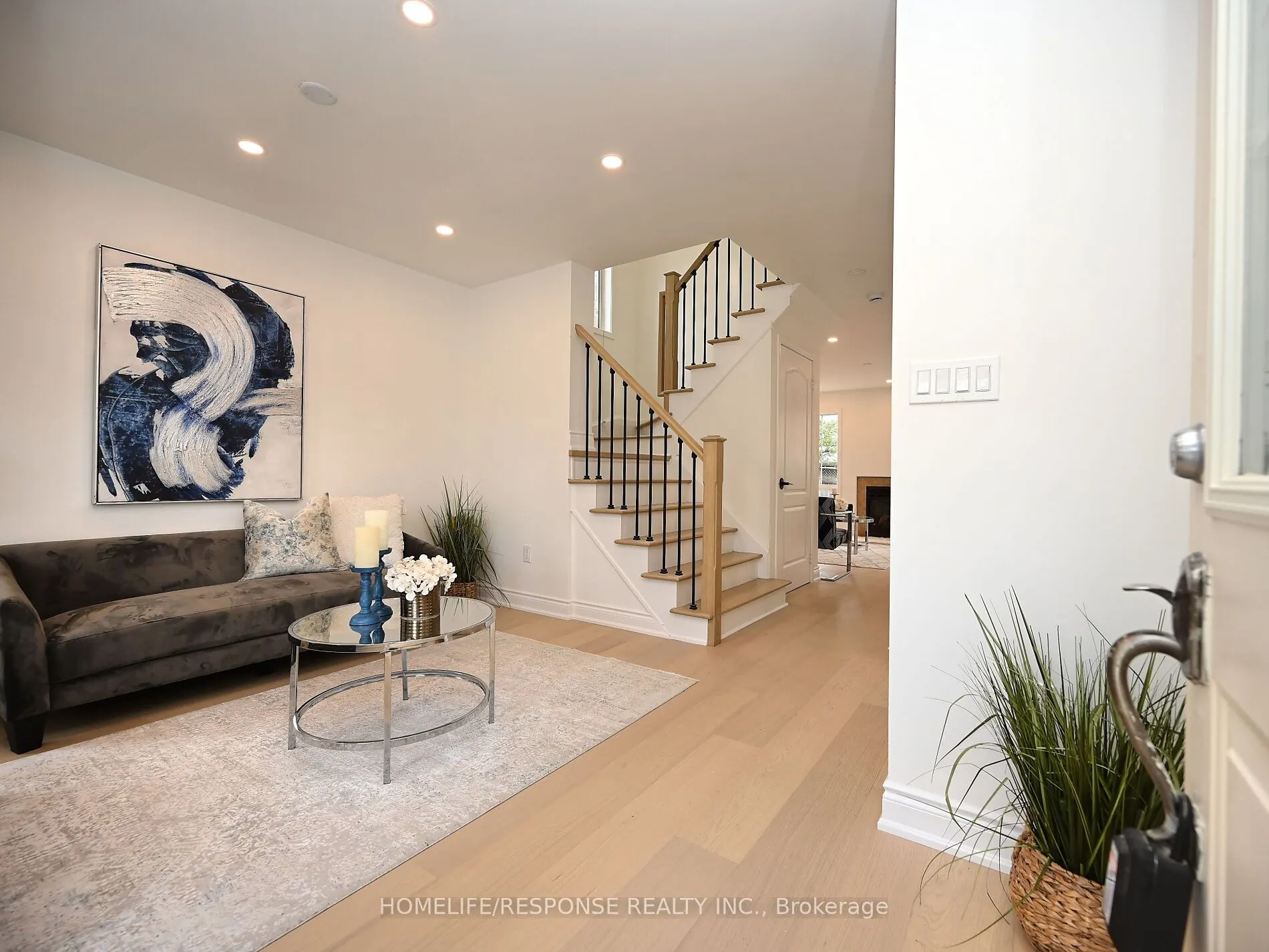1119 KELLY Gate