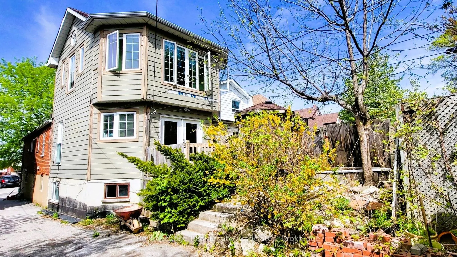 343 Kane Avenue