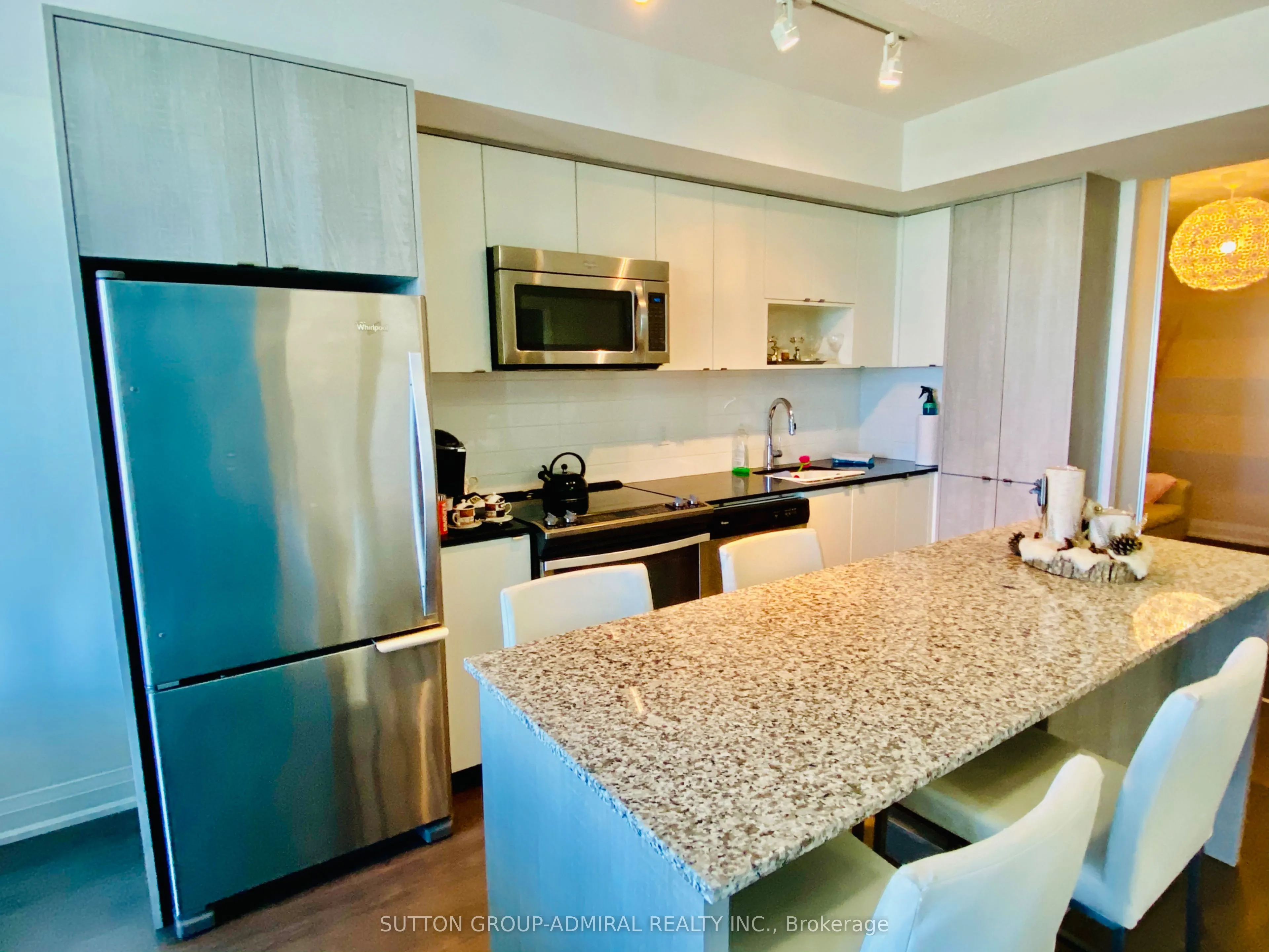 9 Valhalla Inn Road E, #1611