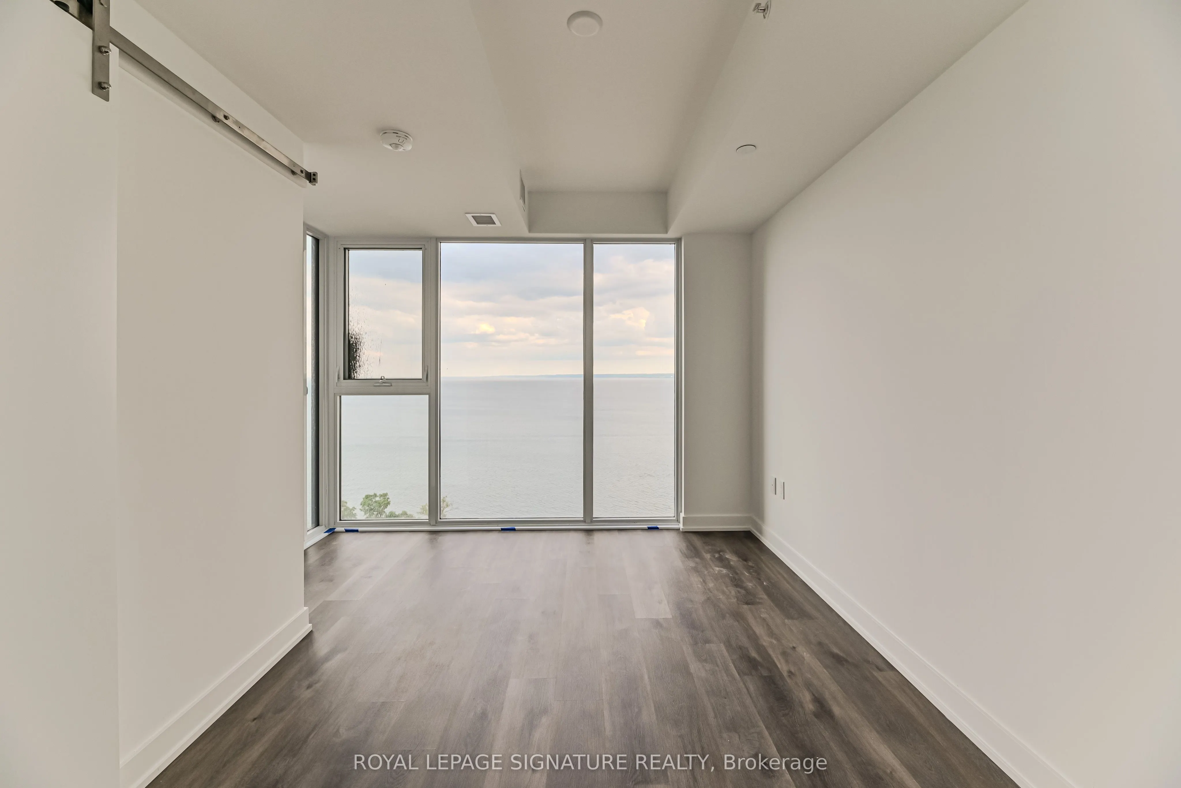 370 Martha Street, #1606