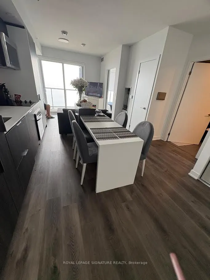 370 Martha Street, #1606