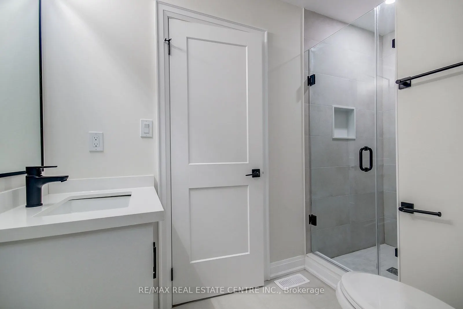 9 Caroline Street, #2