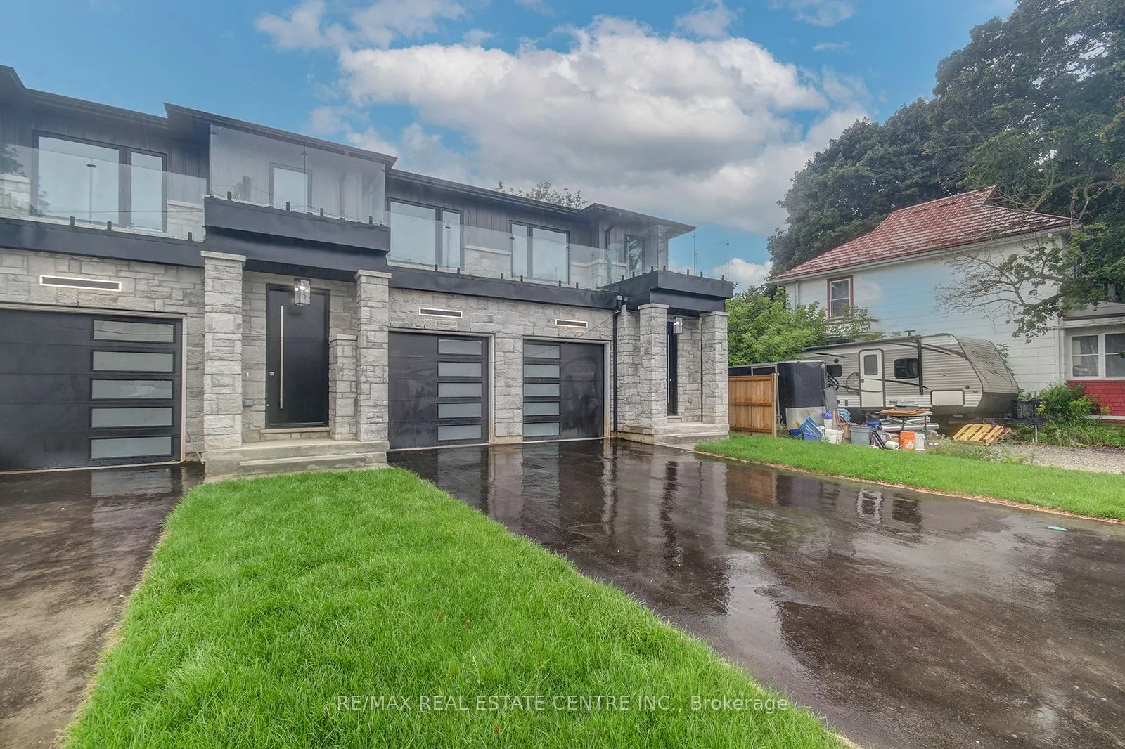 9 Caroline Street, #2
