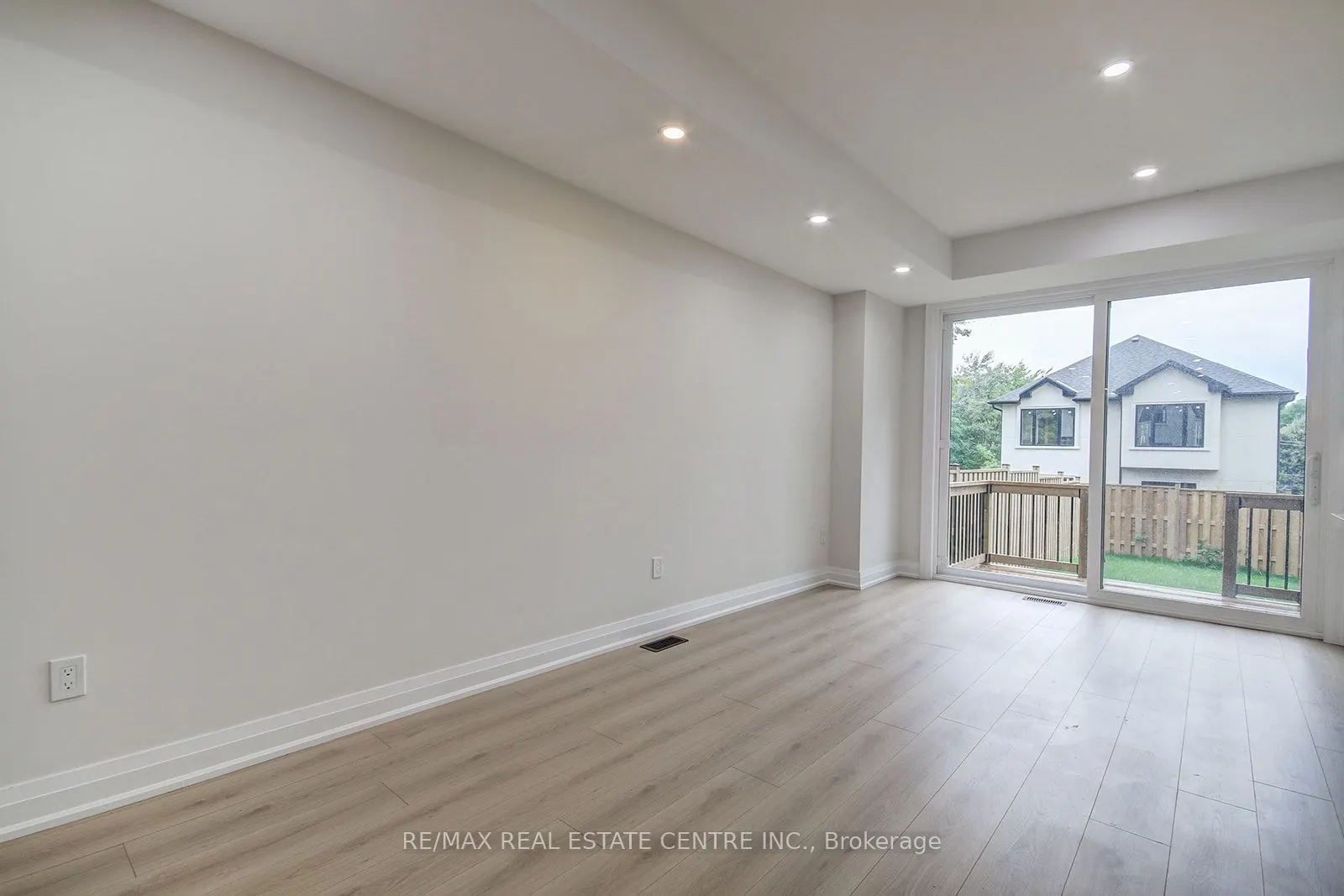 9 Caroline Street, #2