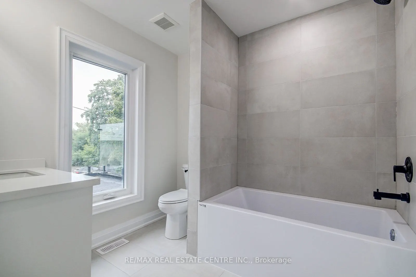 9 Caroline Street, #2