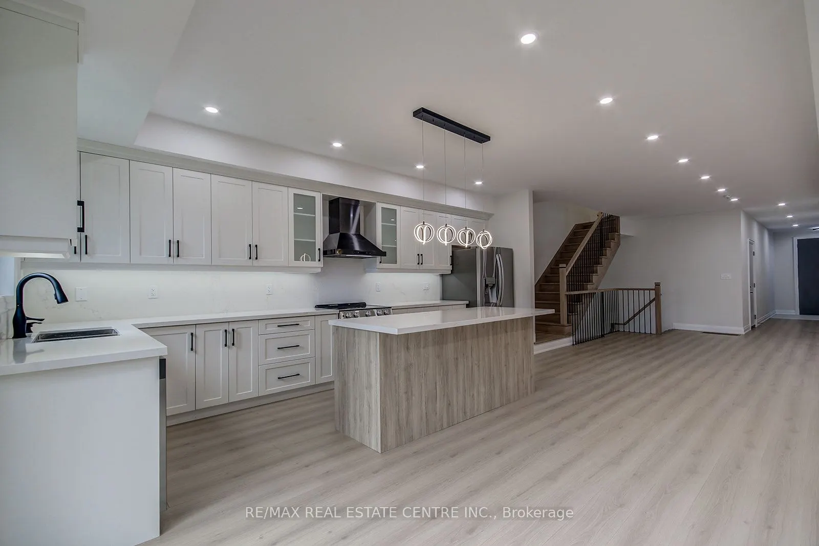 9 Caroline Street, #2