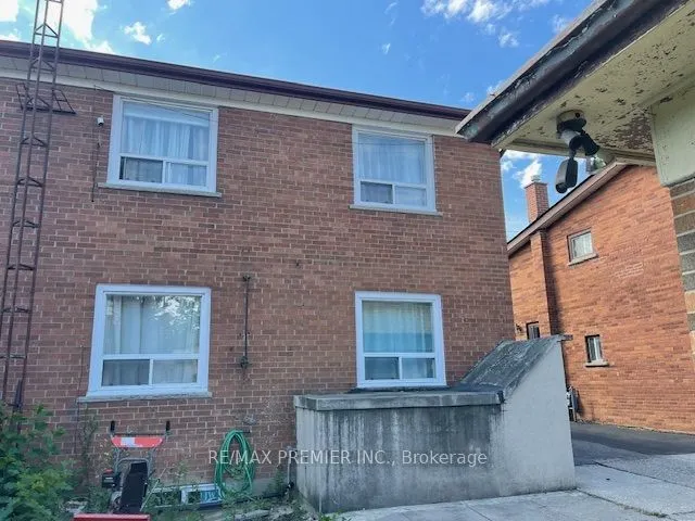 6 Gotham Court