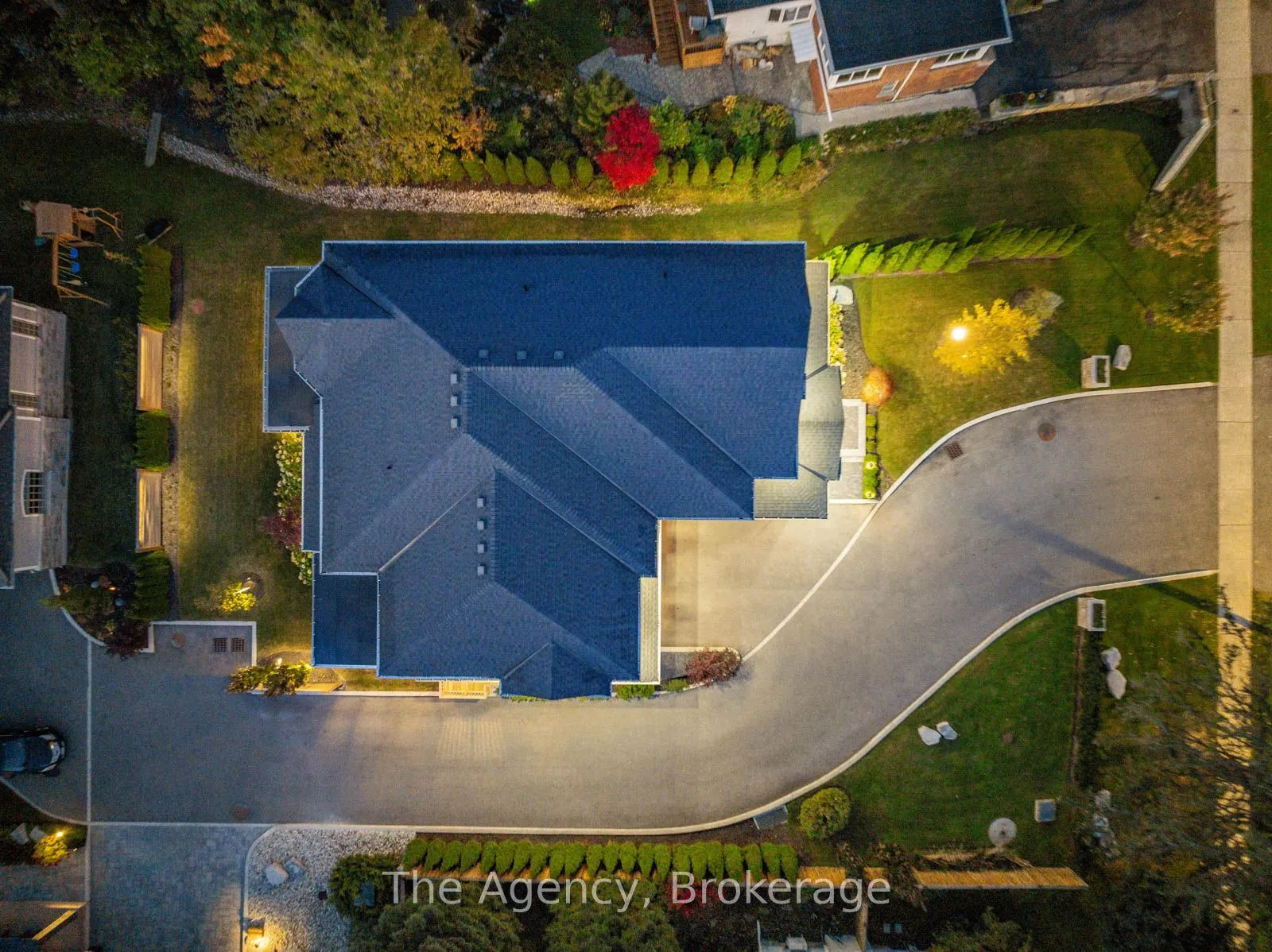 2265 Lakeshore Road, #3