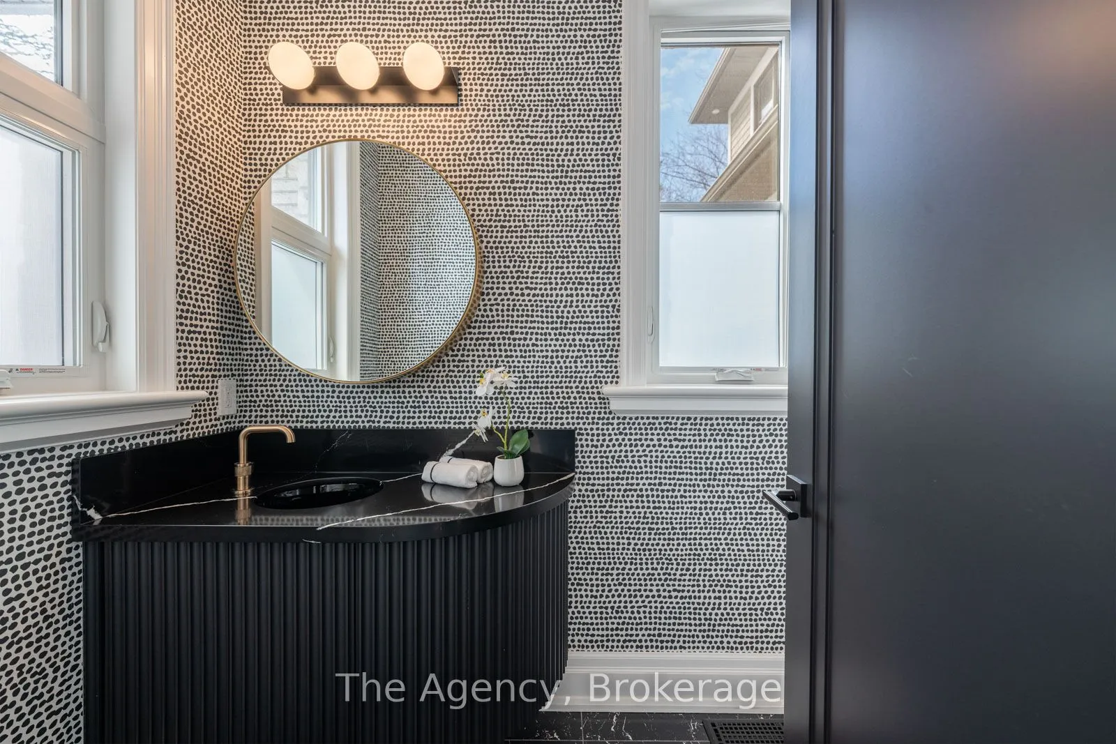 2265 Lakeshore Road, #3