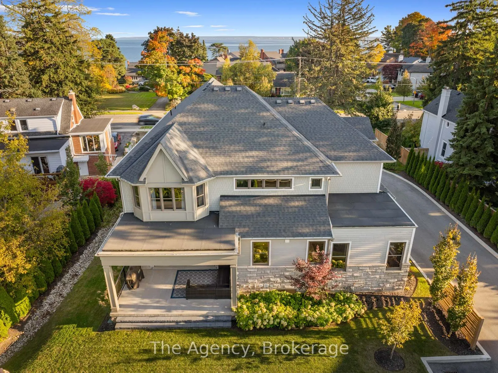 2265 Lakeshore Road, #3