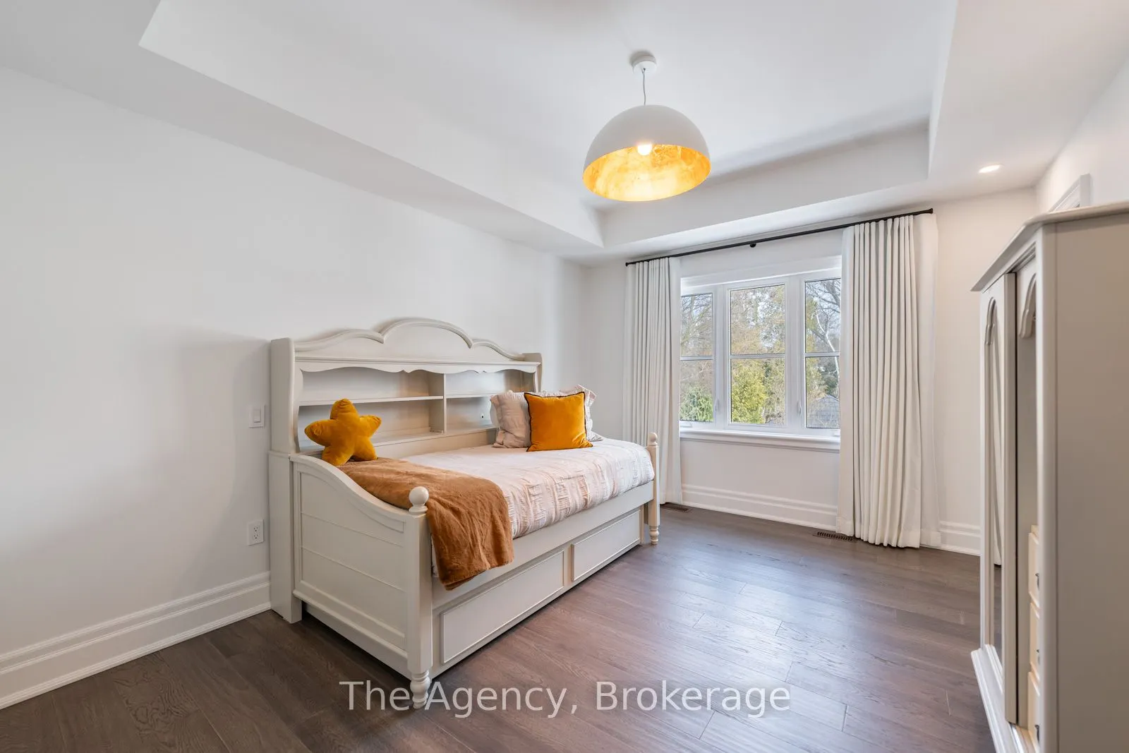 2265 Lakeshore Road, #3
