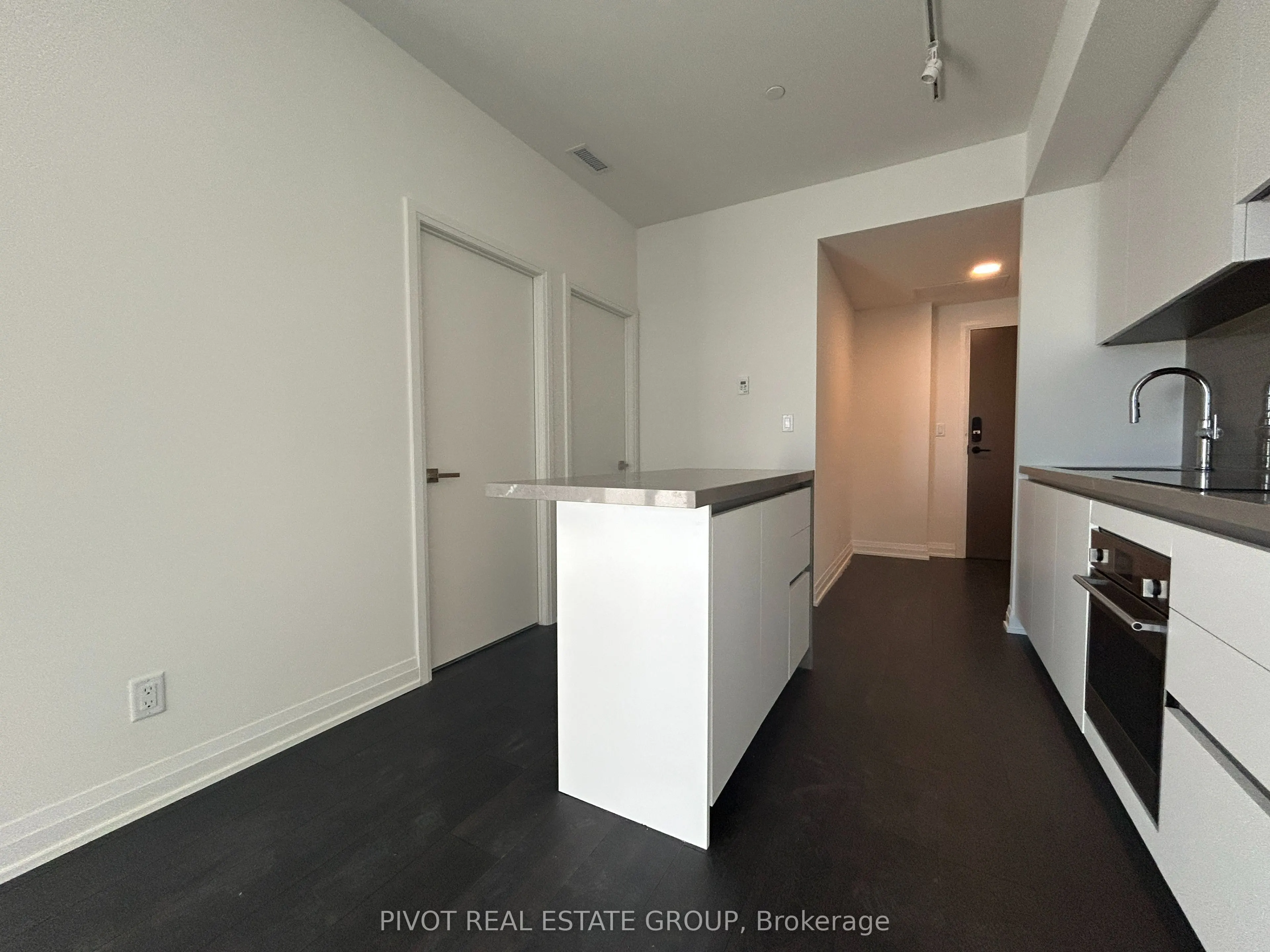 4015 The Exchange, #1810