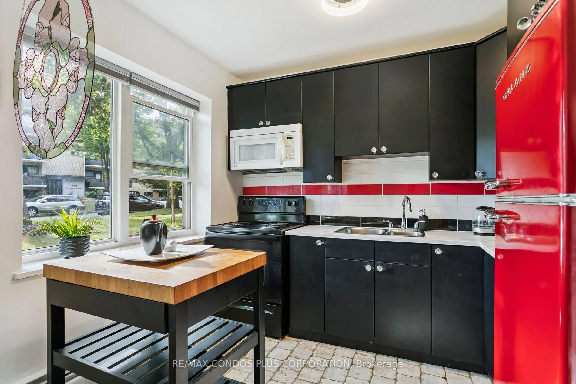 185 Stephen Drive, #101